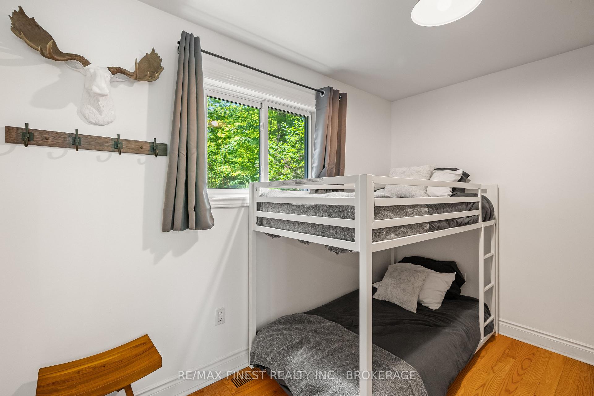 Photo 14 of 32 Oakwood Lane, Frontenac, Frontenac South — HOMEH