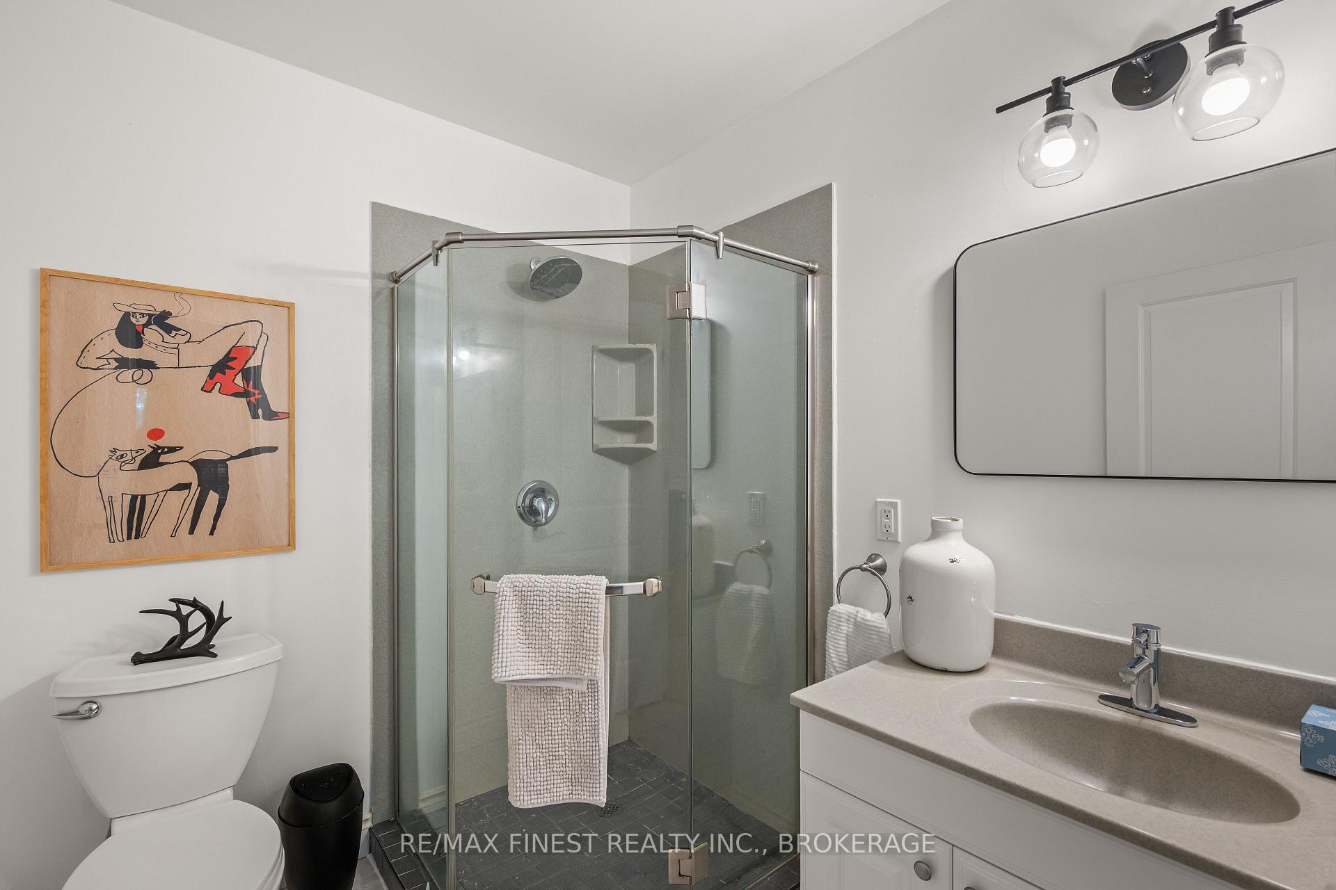 Photo 30 of 32 Oakwood Lane, Frontenac, Frontenac South — HOMEH