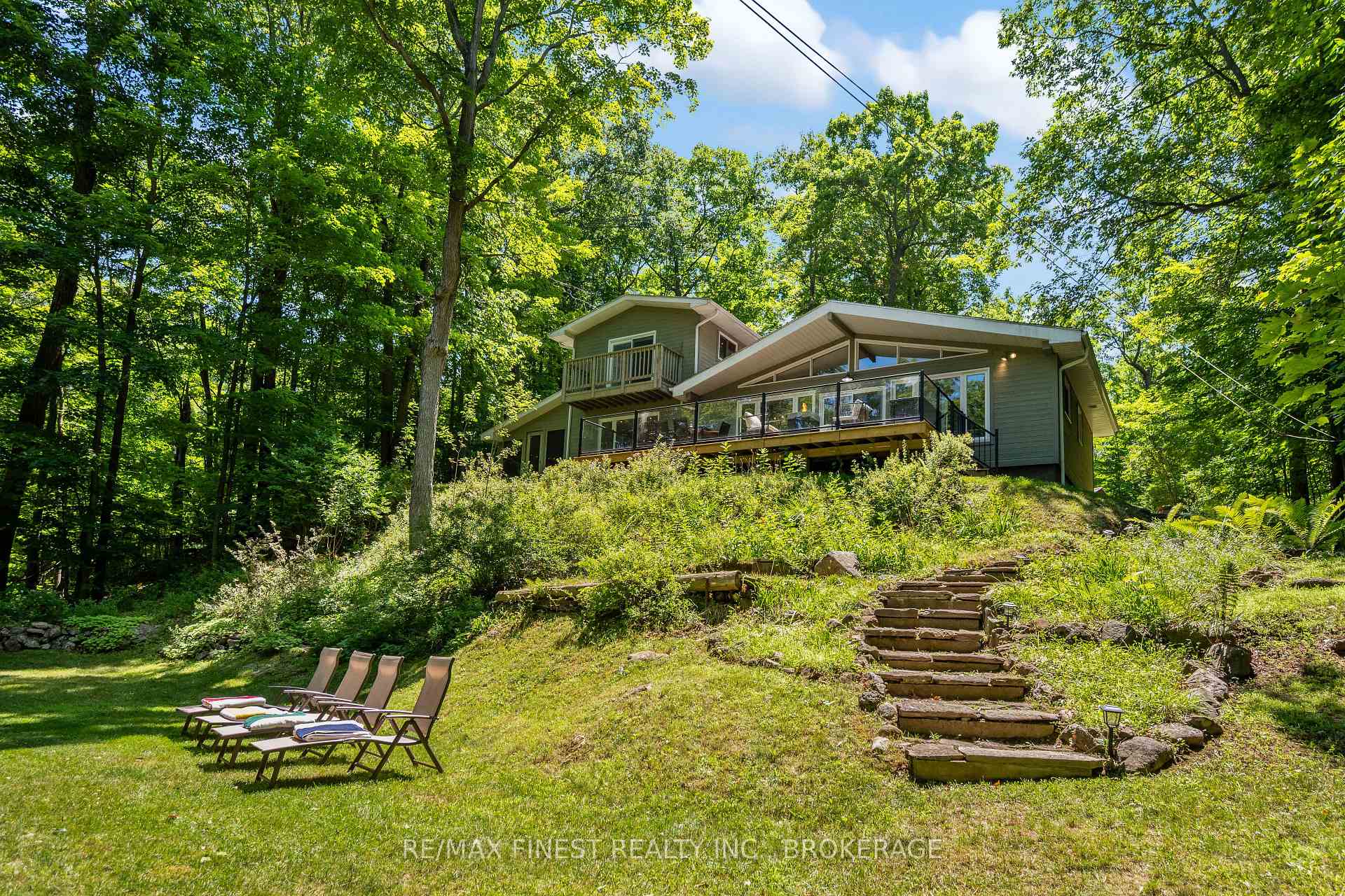 Photo 35 of 32 Oakwood Lane, Frontenac, Frontenac South — HOMEH