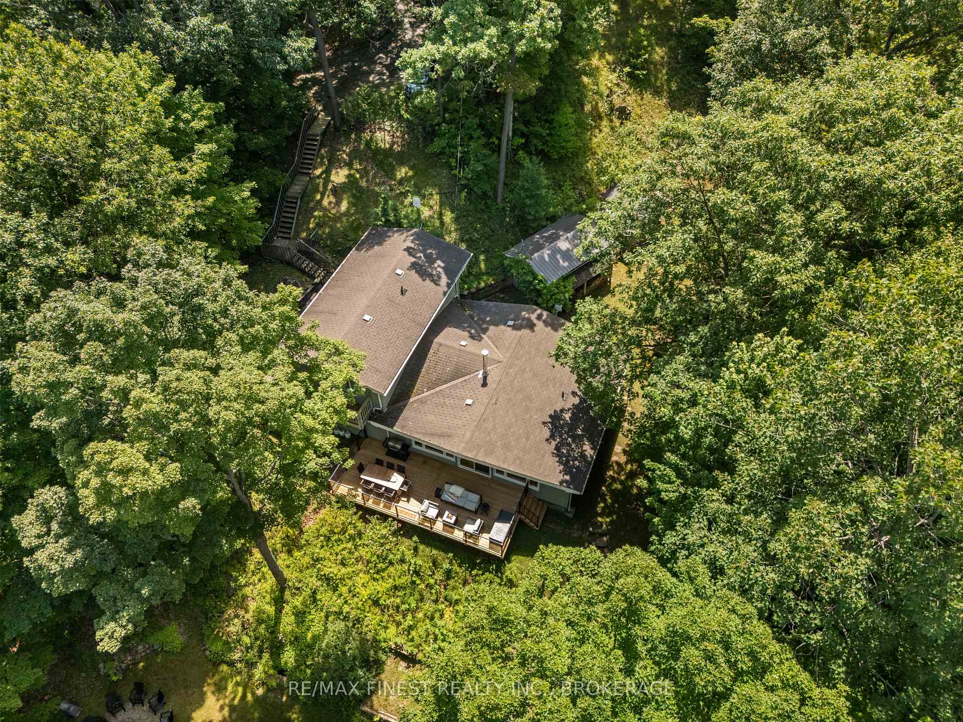 Photo 41 of 32 Oakwood Lane, Frontenac, Frontenac South — HOMEH