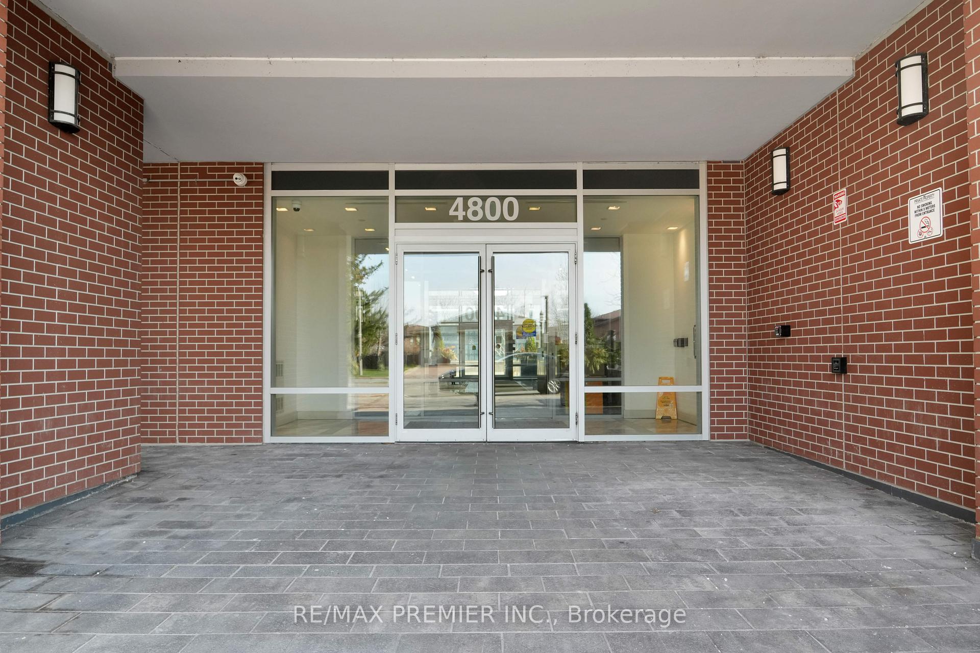 Front of Unit 426, 4800 Highway 7