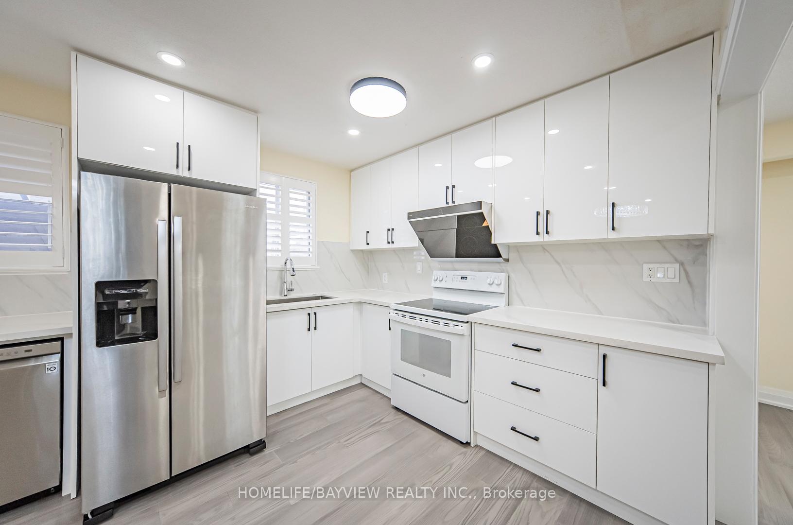 Photo 7 of 58 Collins Crescent, Aurora, Aurora Heights — HOMEH
