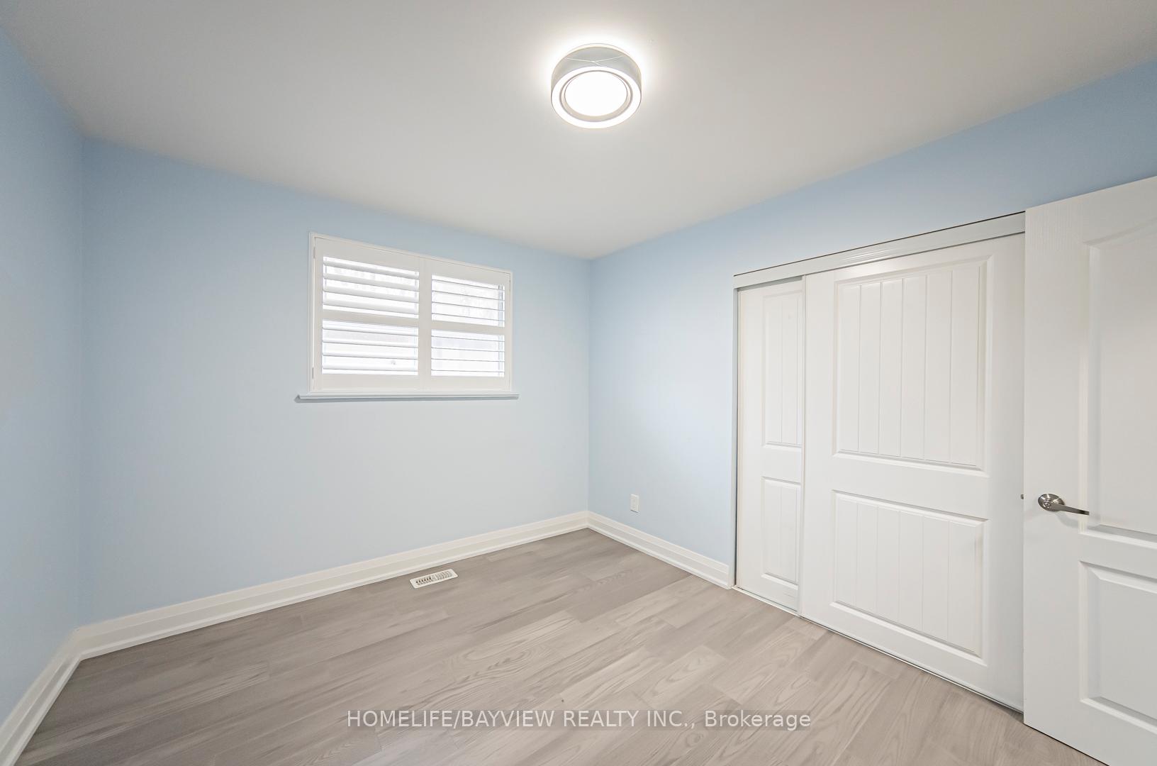 Photo 10 of 58 Collins Crescent, Aurora, Aurora Heights — HOMEH
