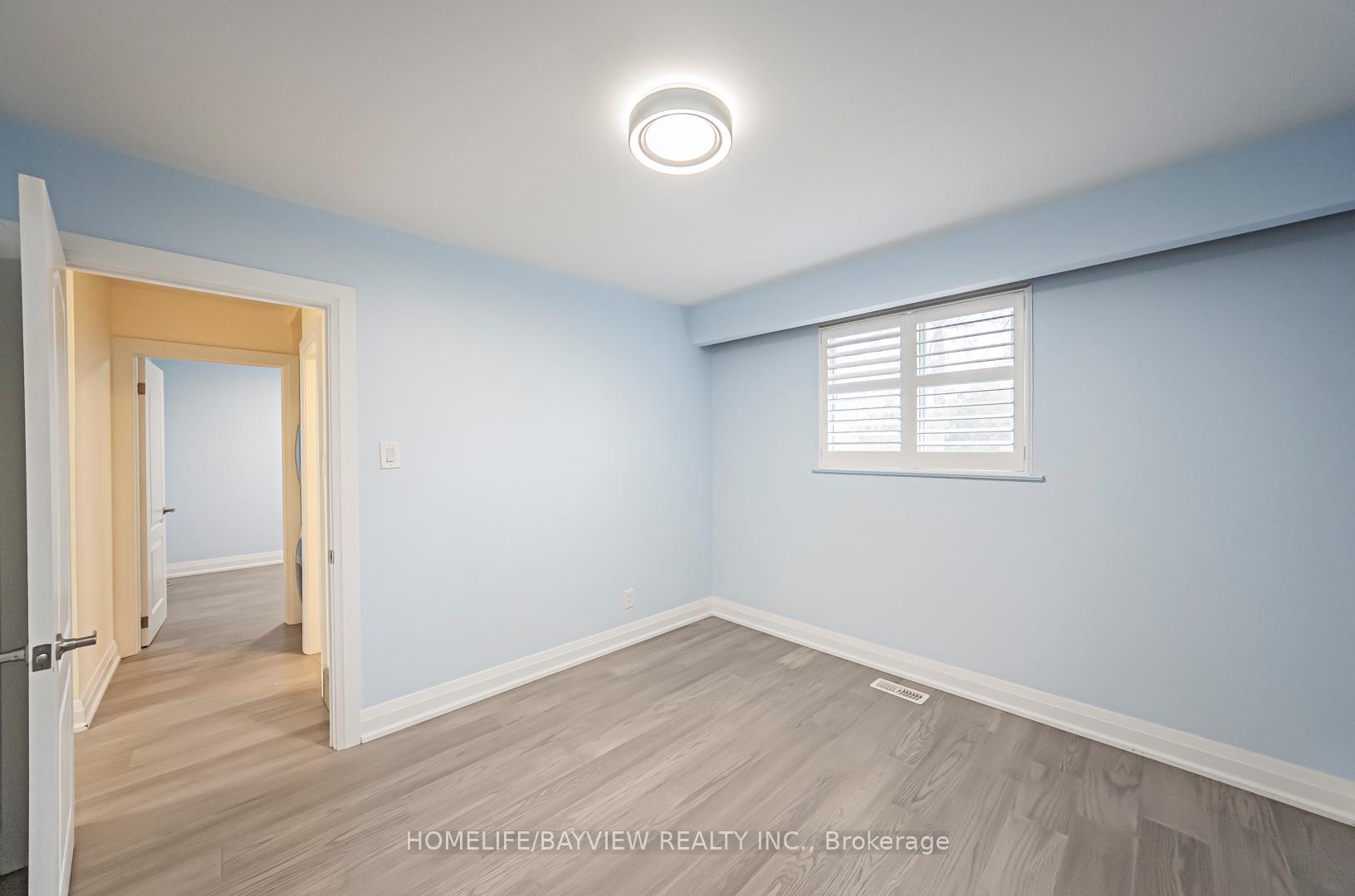 Photo 12 of 58 Collins Crescent, Aurora, Aurora Heights — HOMEH