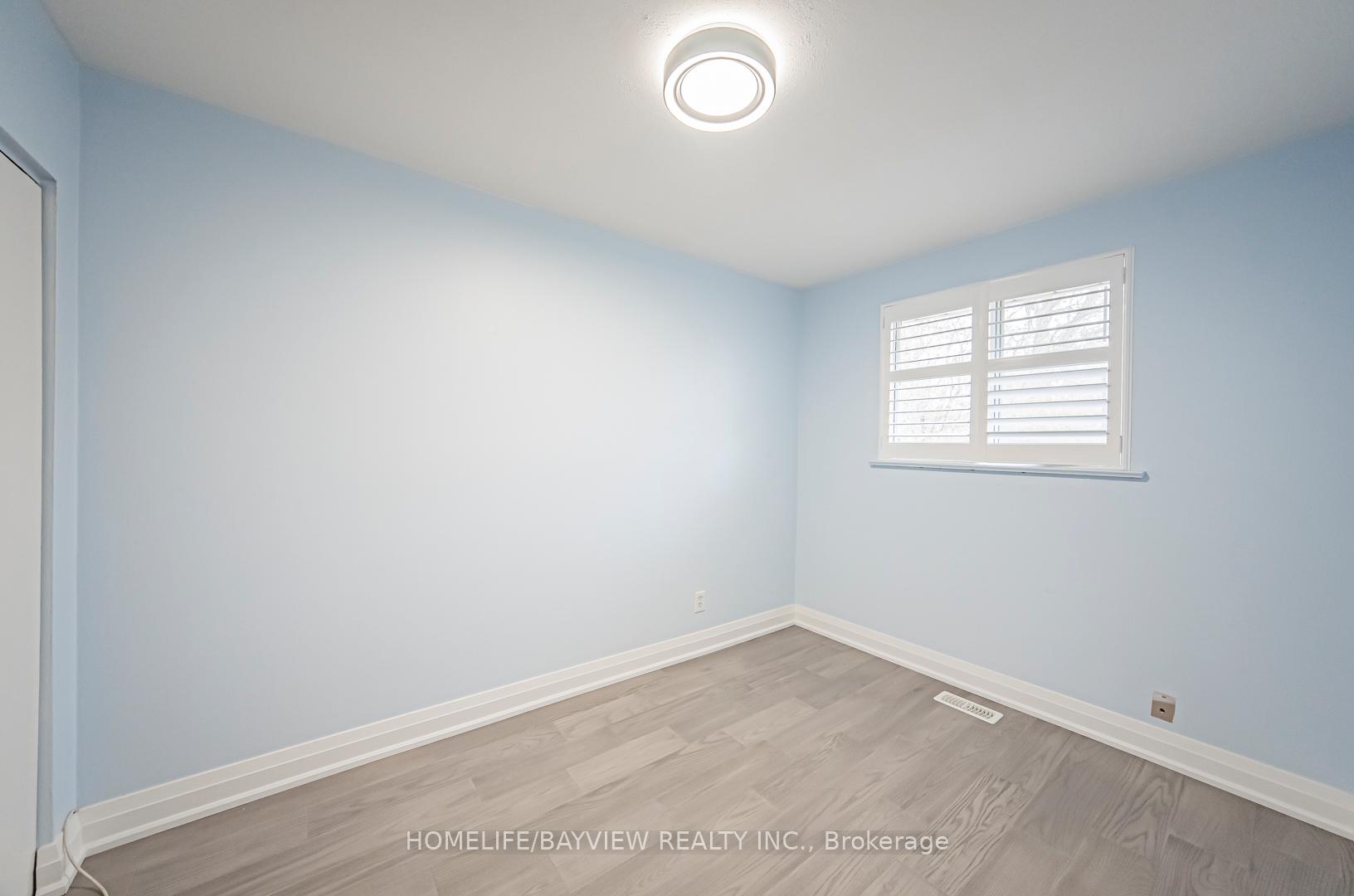Photo 14 of 58 Collins Crescent, Aurora, Aurora Heights — HOMEH