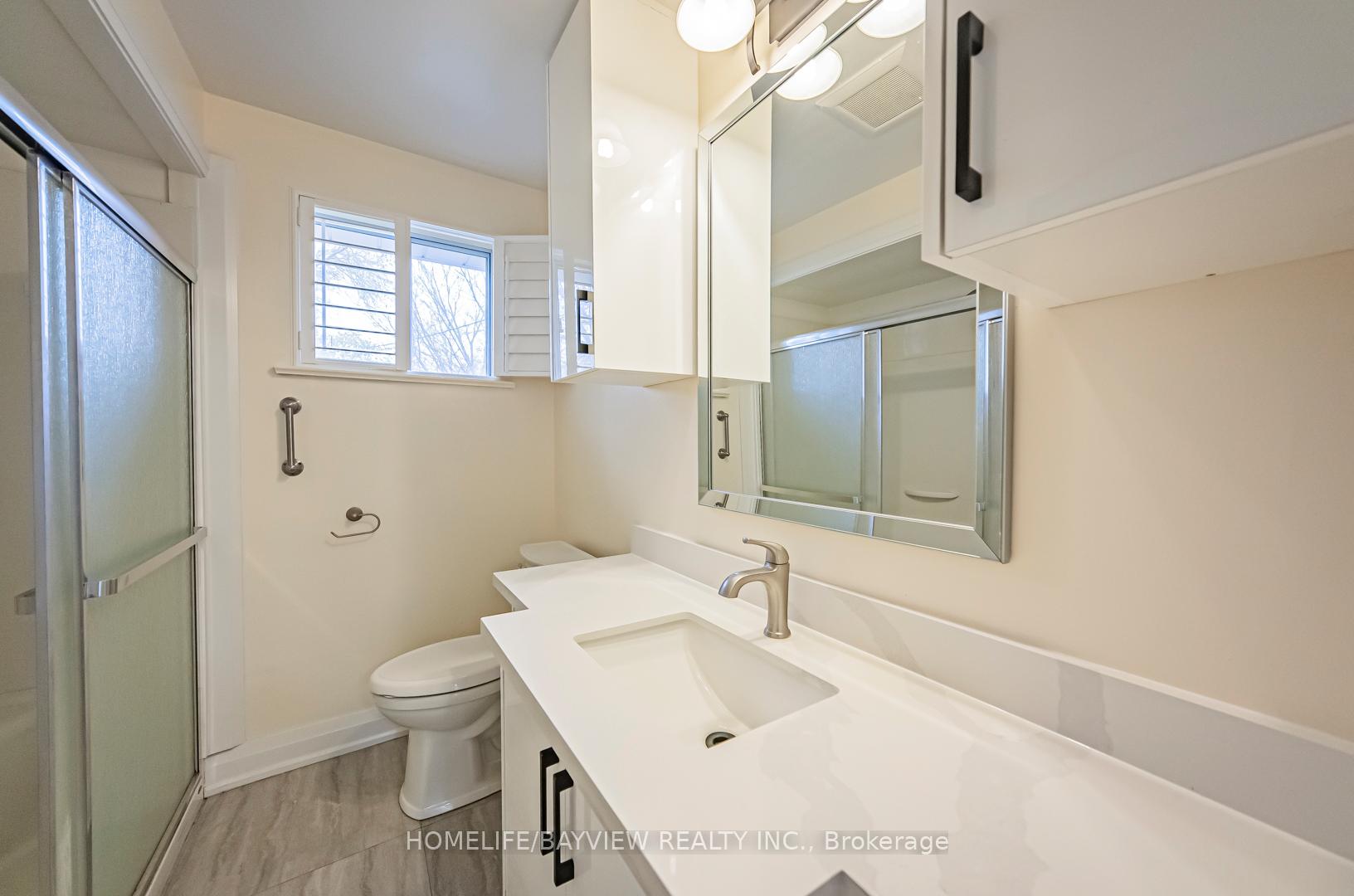 Photo 16 of 58 Collins Crescent, Aurora, Aurora Heights — HOMEH