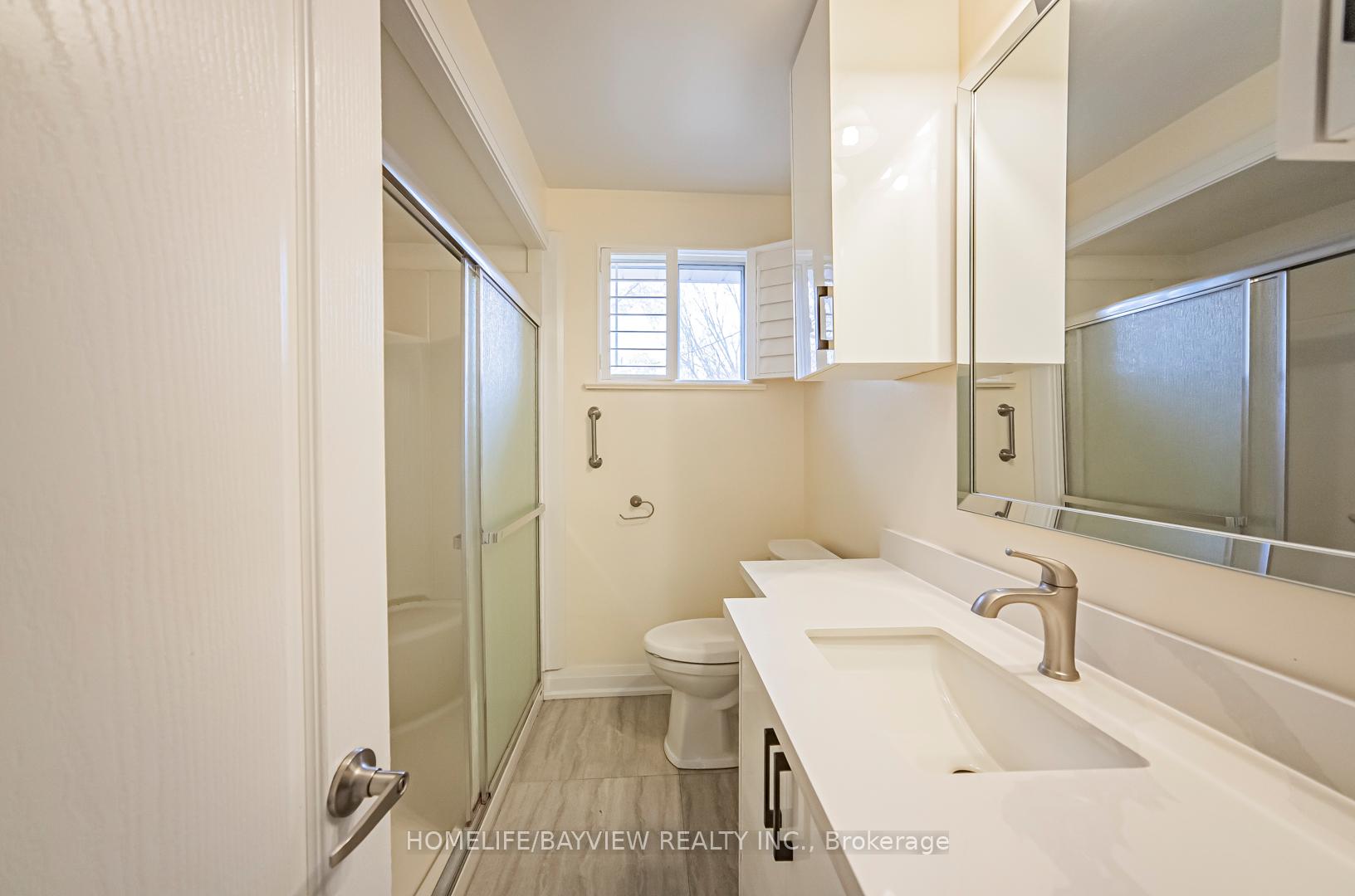 Photo 20 of 58 Collins Crescent, Aurora, Aurora Heights — HOMEH
