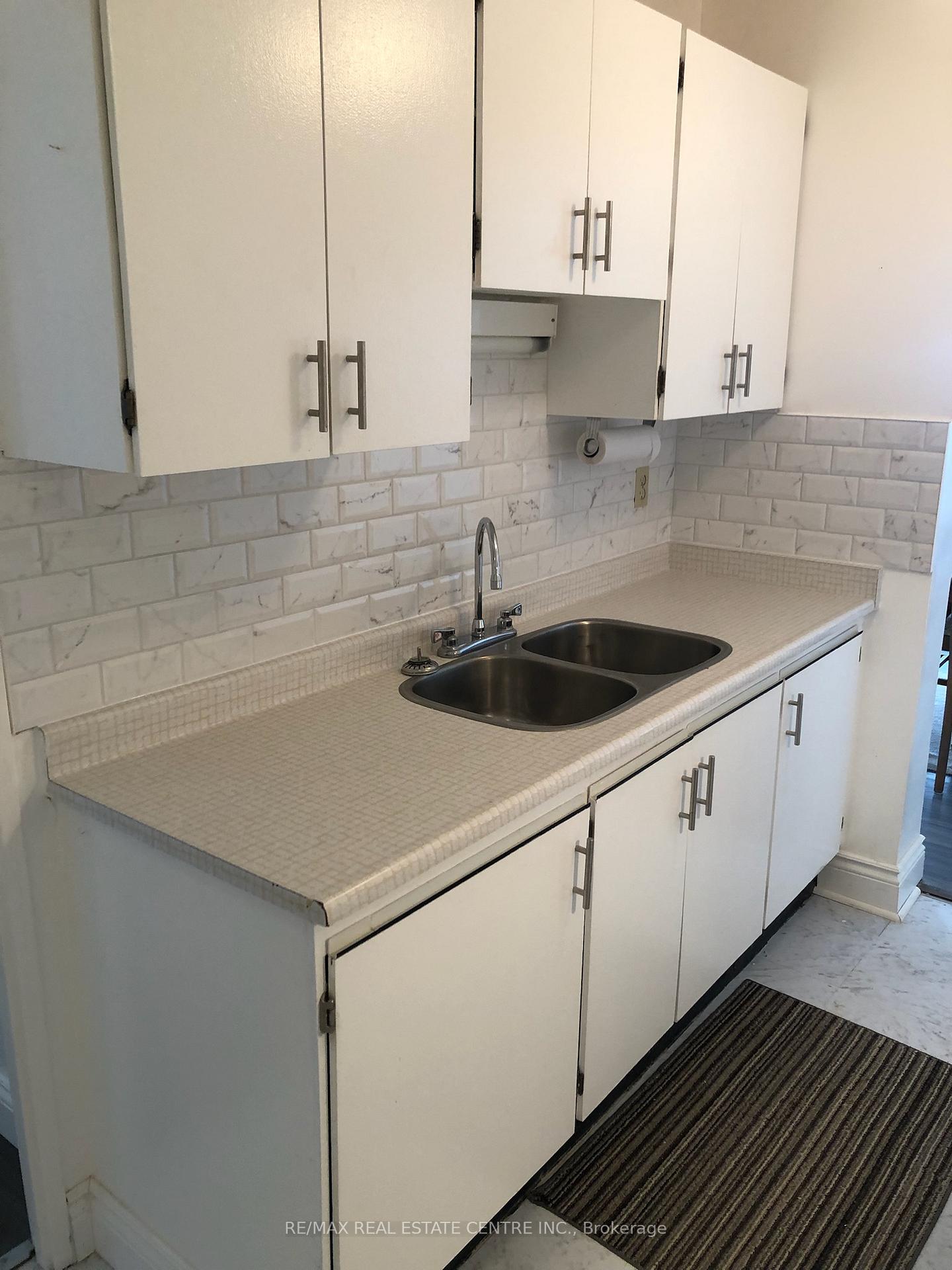 Photo 9 of 225 Harvard Place, Waterloo, Lincoln Heights — HOMEH
