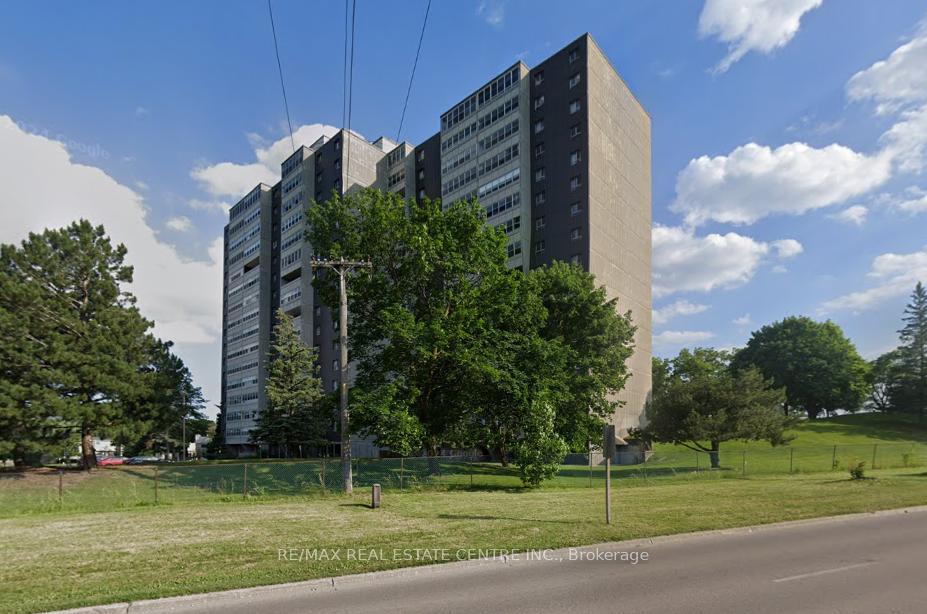 Photo 2 of 225 Harvard Place, Waterloo, Lincoln Heights — HOMEH
