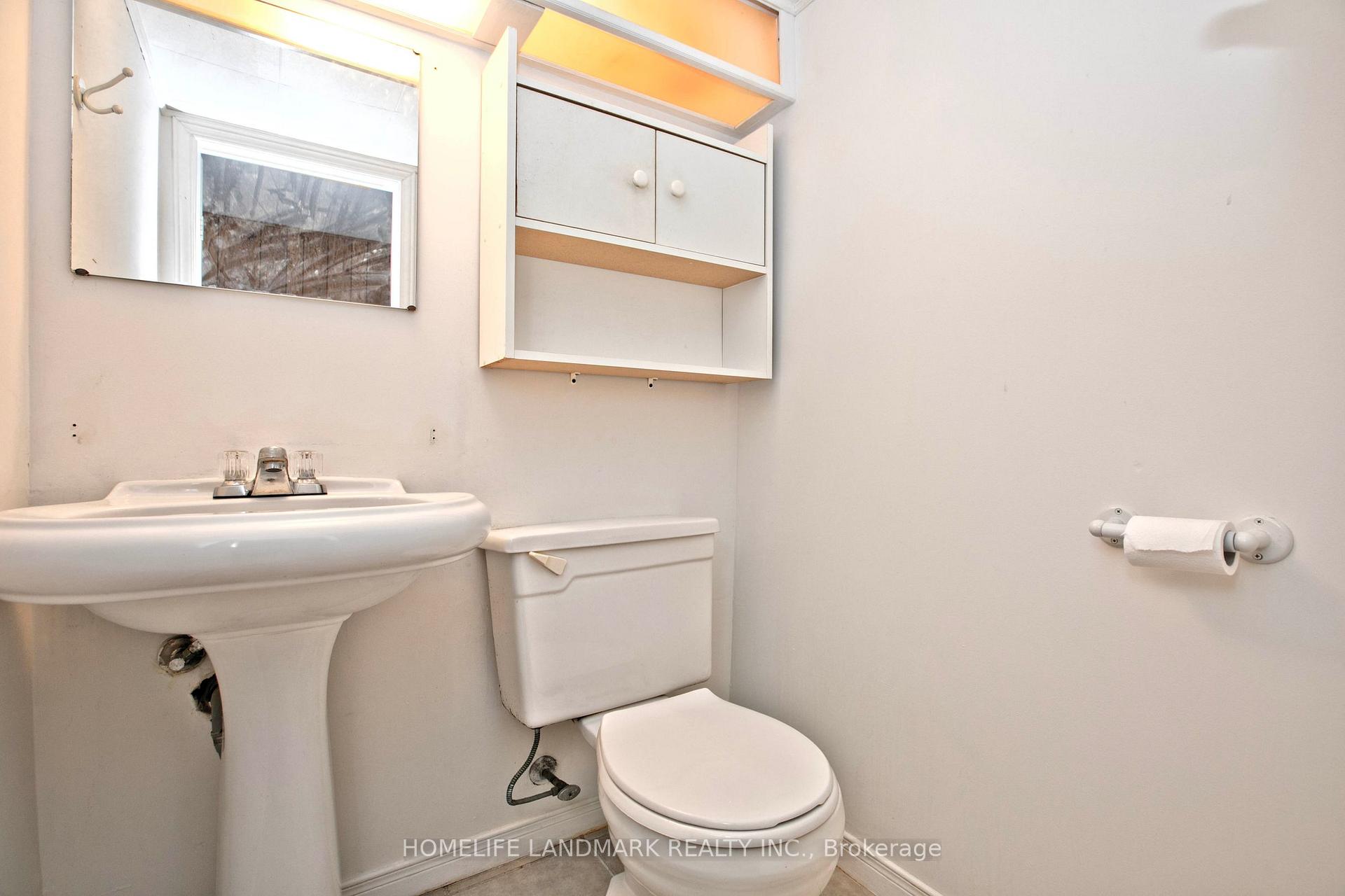 Photo 10 of 1806 John Street, Markham, Bayview Fairway-Bayview Country Club Estates — HOMEH
