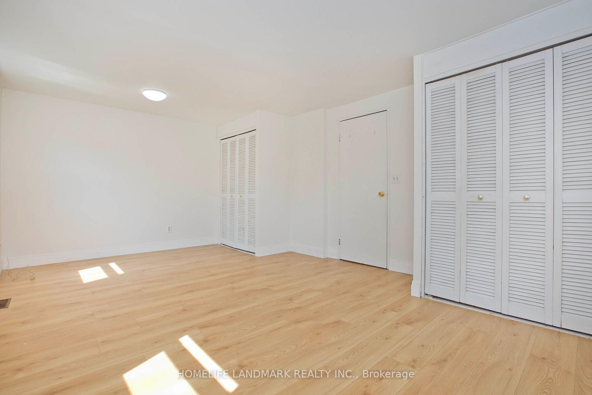 Photo 13 of 1806 John Street, Markham, Bayview Fairway-Bayview Country Club Estates — HOMEH