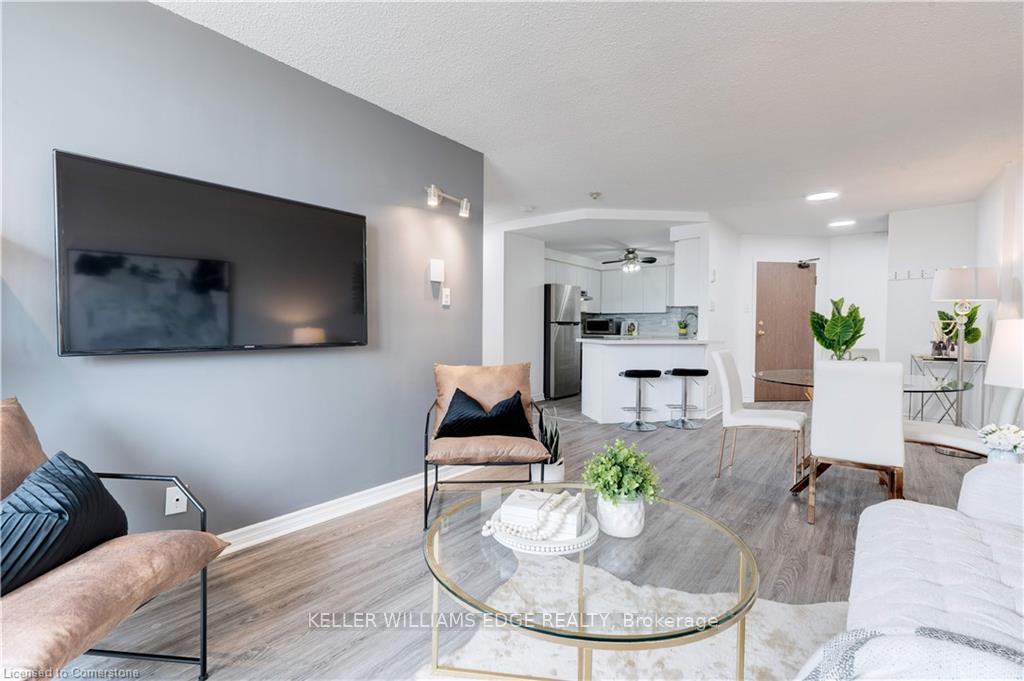 Photo 13 of Unit 409, 175 Hunter Street E, Hamilton, Corktown — HOMEH
