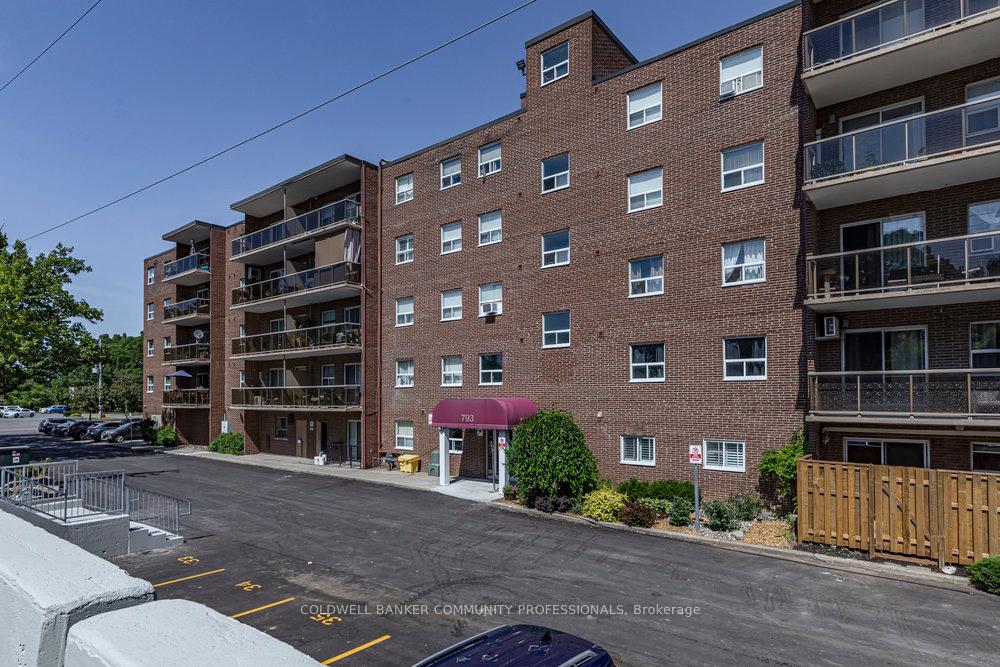Photo 2 of Unit 107, 793 Colborne Street, Brant, Brantford Twp — HOMEH
