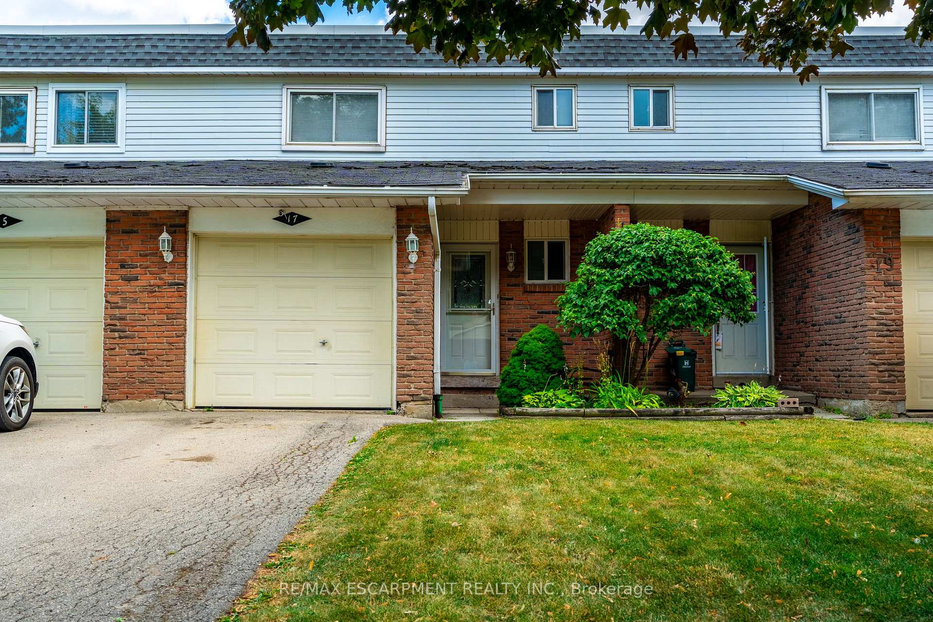 Front of 17 Huntsville Street
