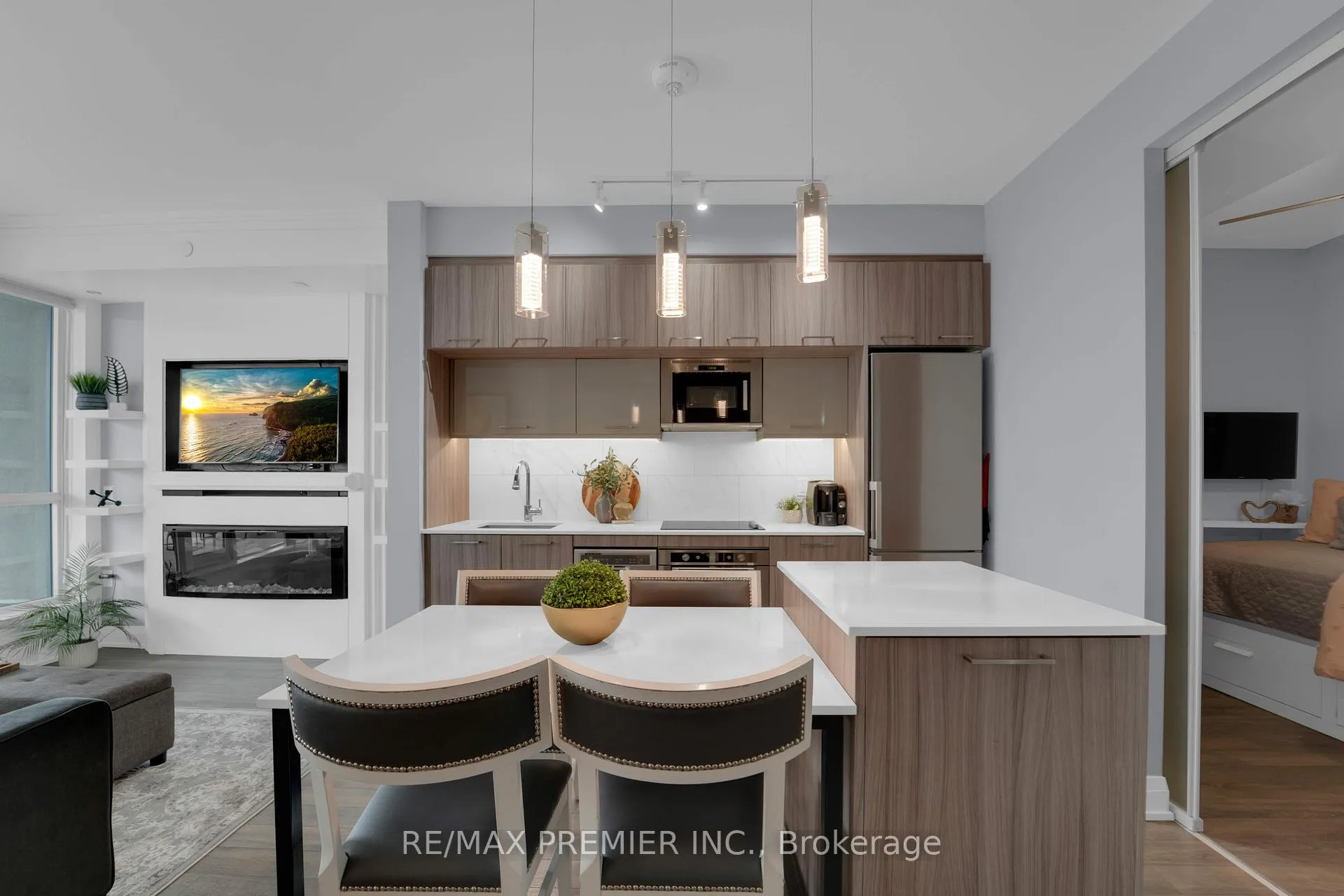 Photo 9 of Unit 426, 4800 Highway 7, Vaughan, East Woodbridge — HOMEH