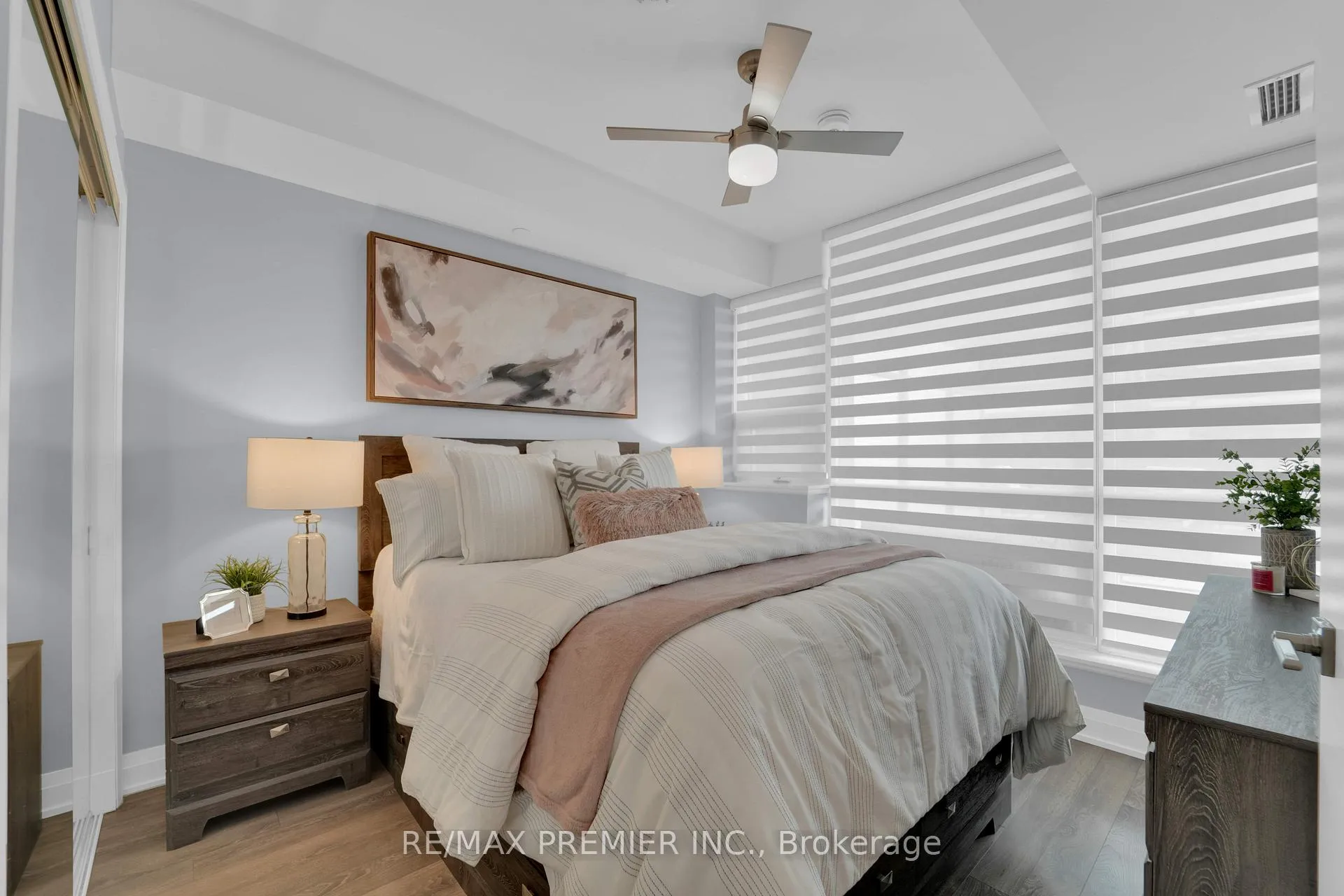 Photo 13 of Unit 426, 4800 Highway 7, Vaughan, East Woodbridge — HOMEH