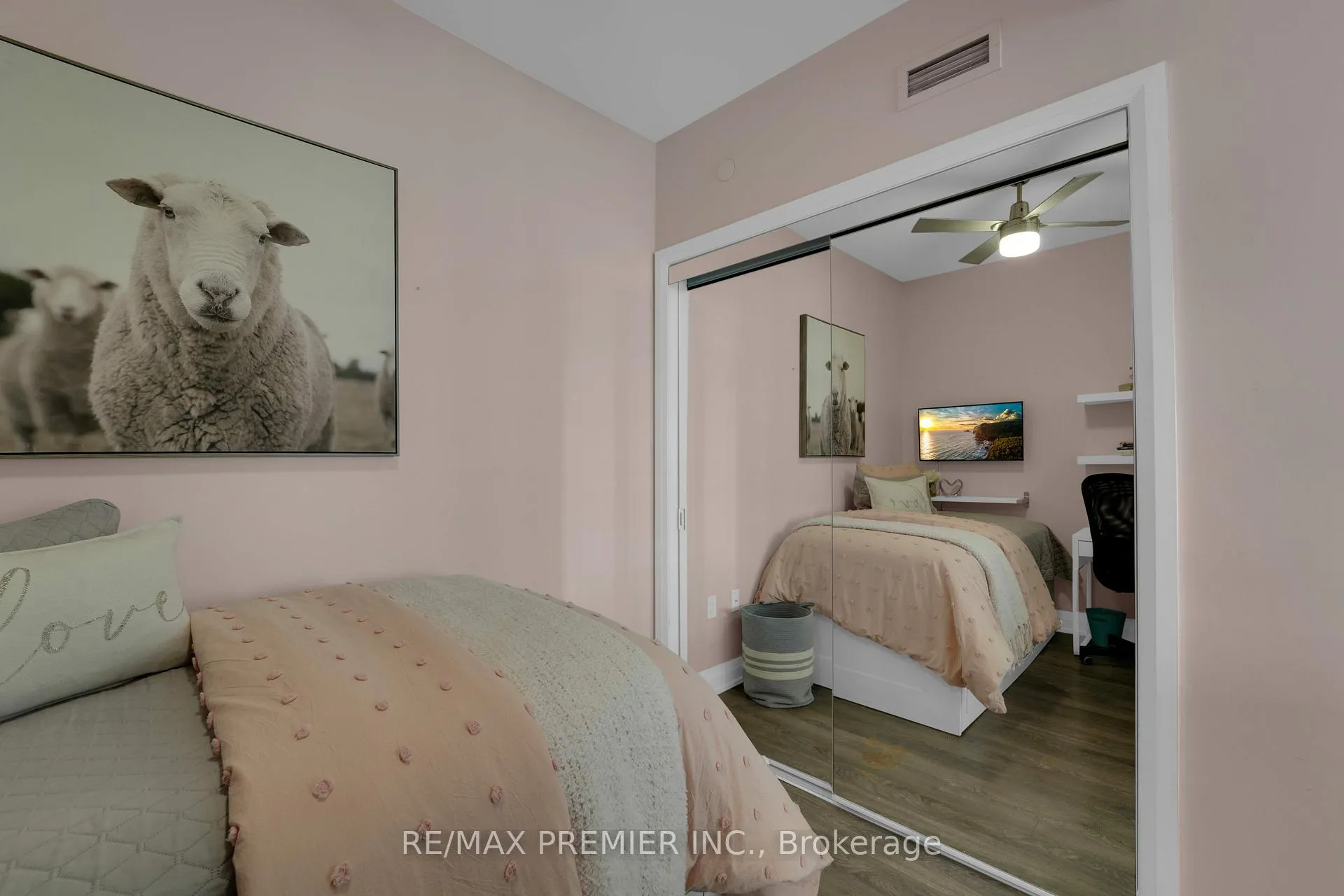 Photo 16 of Unit 426, 4800 Highway 7, Vaughan, East Woodbridge — HOMEH