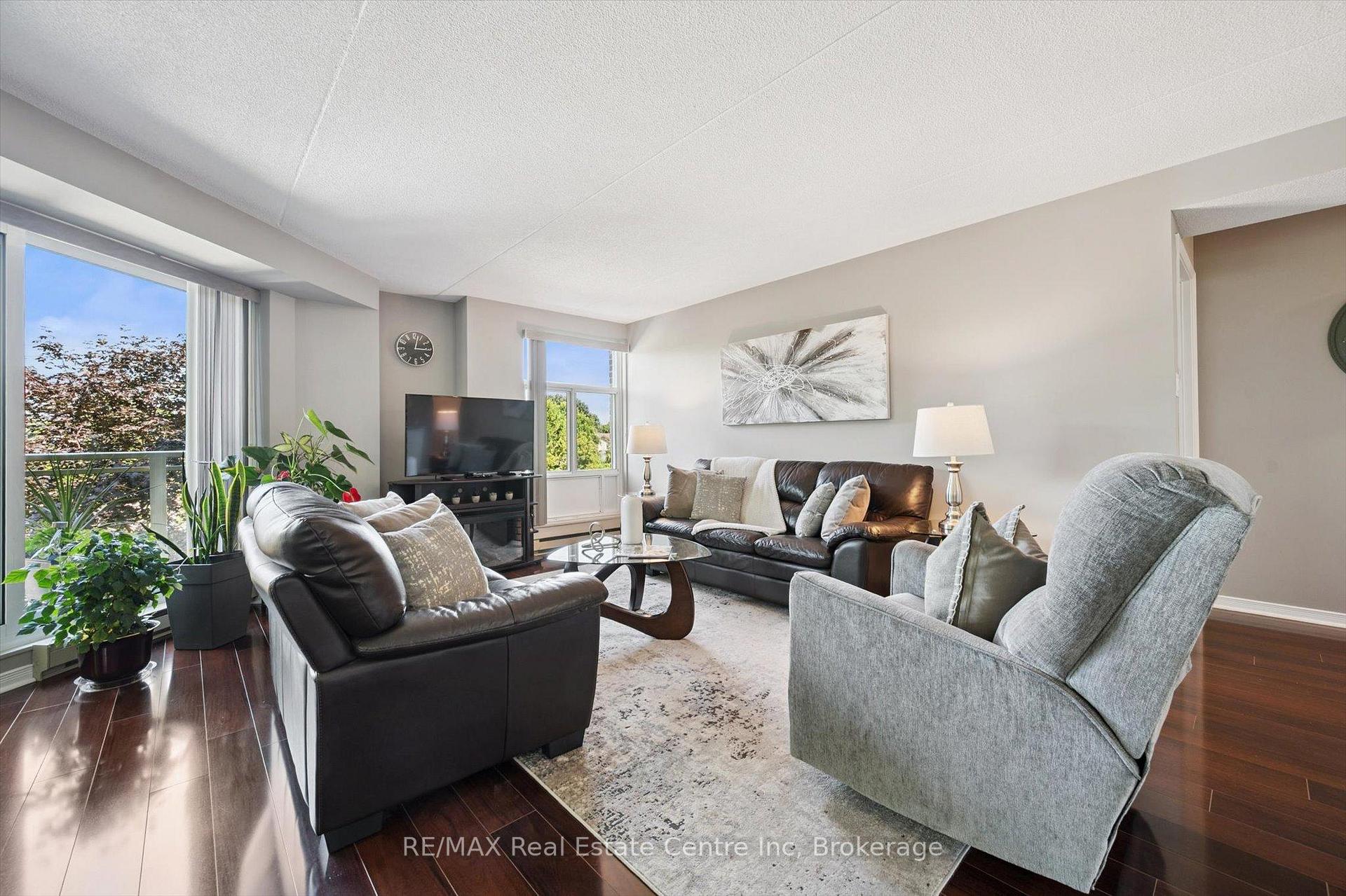 Photo 7 of Unit 306, 8 Christopher Court, Guelph, Kortright West — HOMEH