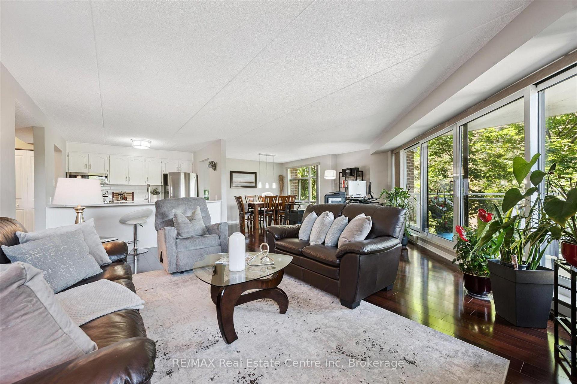 Photo 8 of Unit 306, 8 Christopher Court, Guelph, Kortright West — HOMEH
