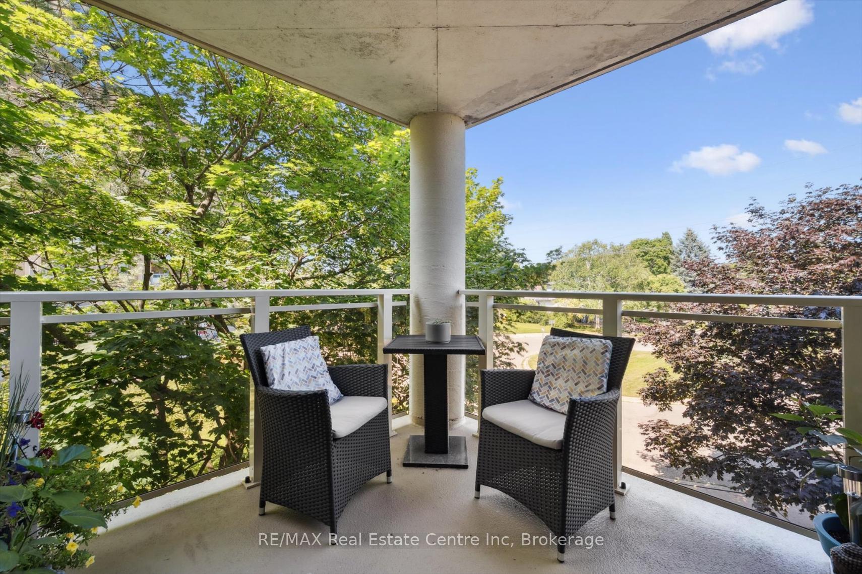 Photo 11 of Unit 306, 8 Christopher Court, Guelph, Kortright West — HOMEH