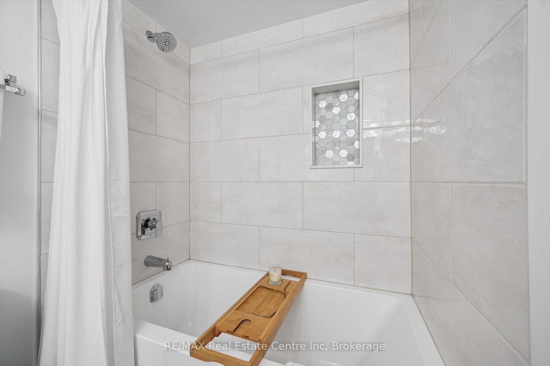 Photo 16 of Unit 306, 8 Christopher Court, Guelph, Kortright West — HOMEH