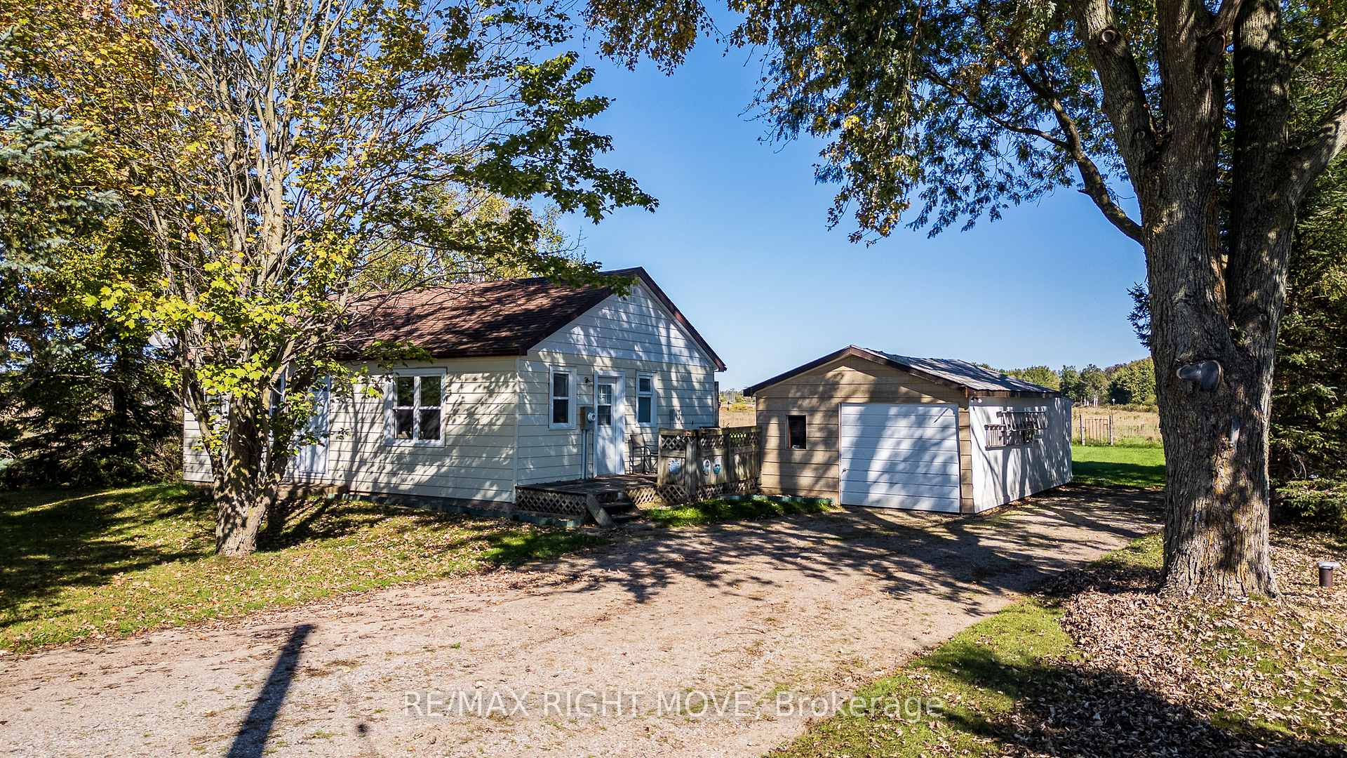Front of 8785 10th Line