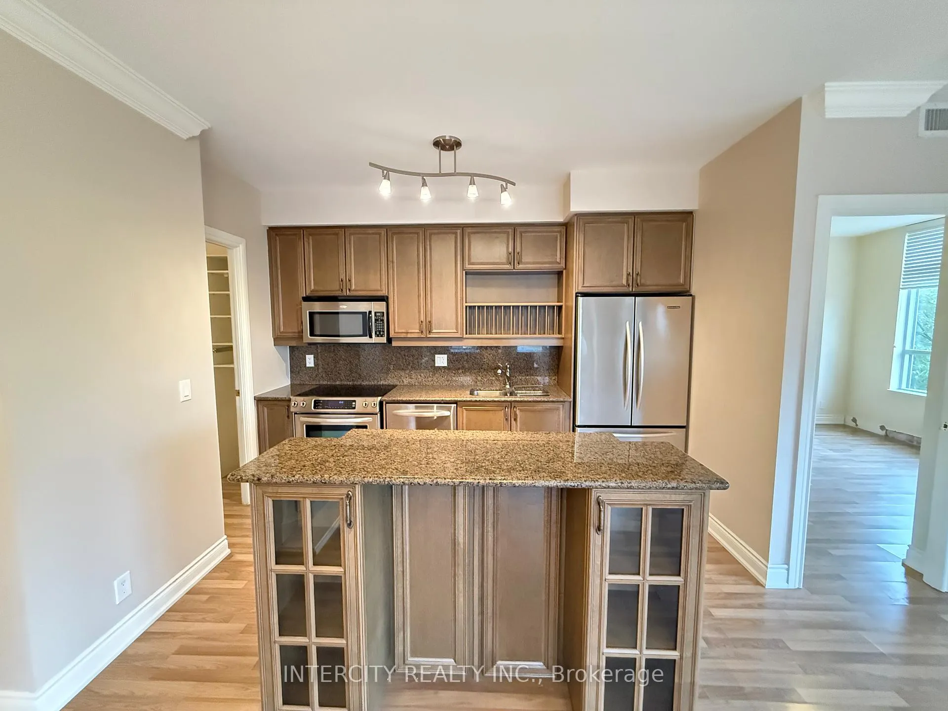 Photo 7 of Unit 212, 9225 Jane Street, Vaughan, Maple — HOMEH