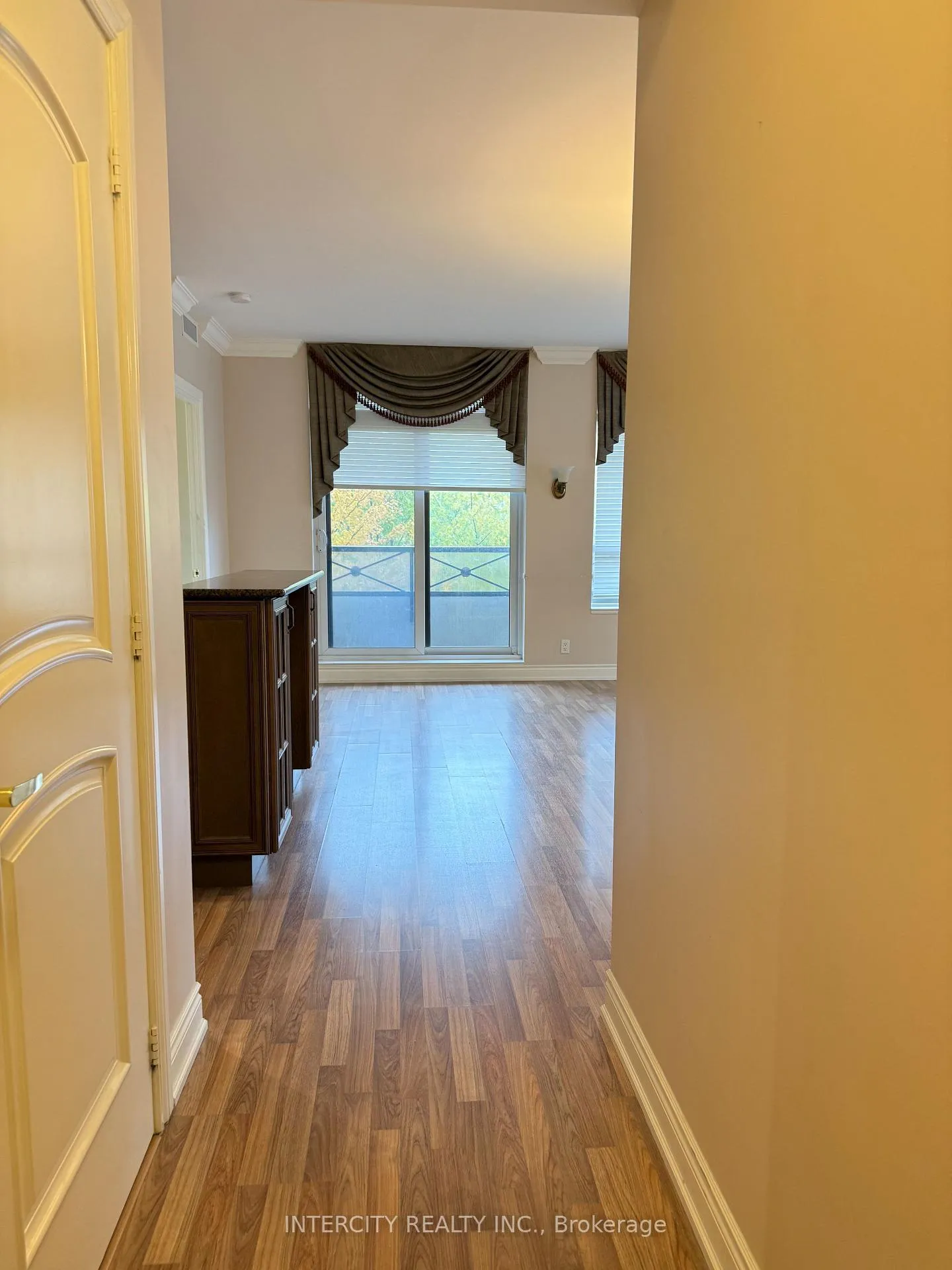 Photo 10 of Unit 212, 9225 Jane Street, Vaughan, Maple — HOMEH