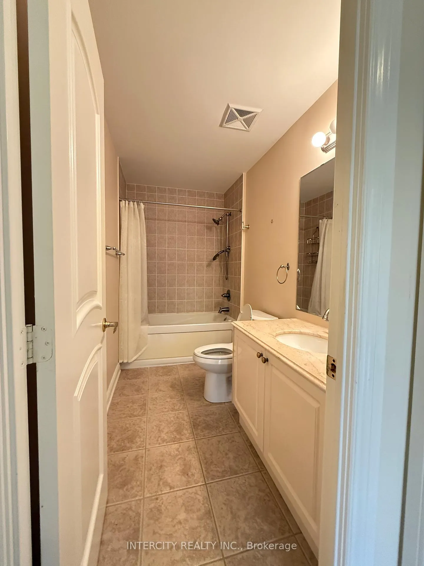 Photo 11 of Unit 212, 9225 Jane Street, Vaughan, Maple — HOMEH