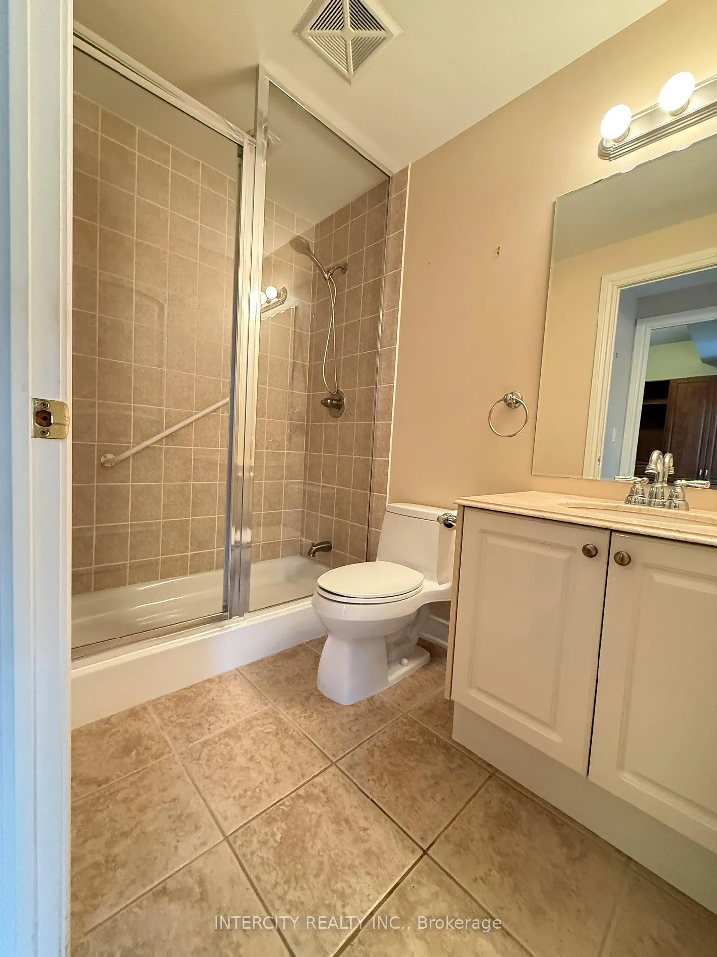 Photo 13 of Unit 212, 9225 Jane Street, Vaughan, Maple — HOMEH