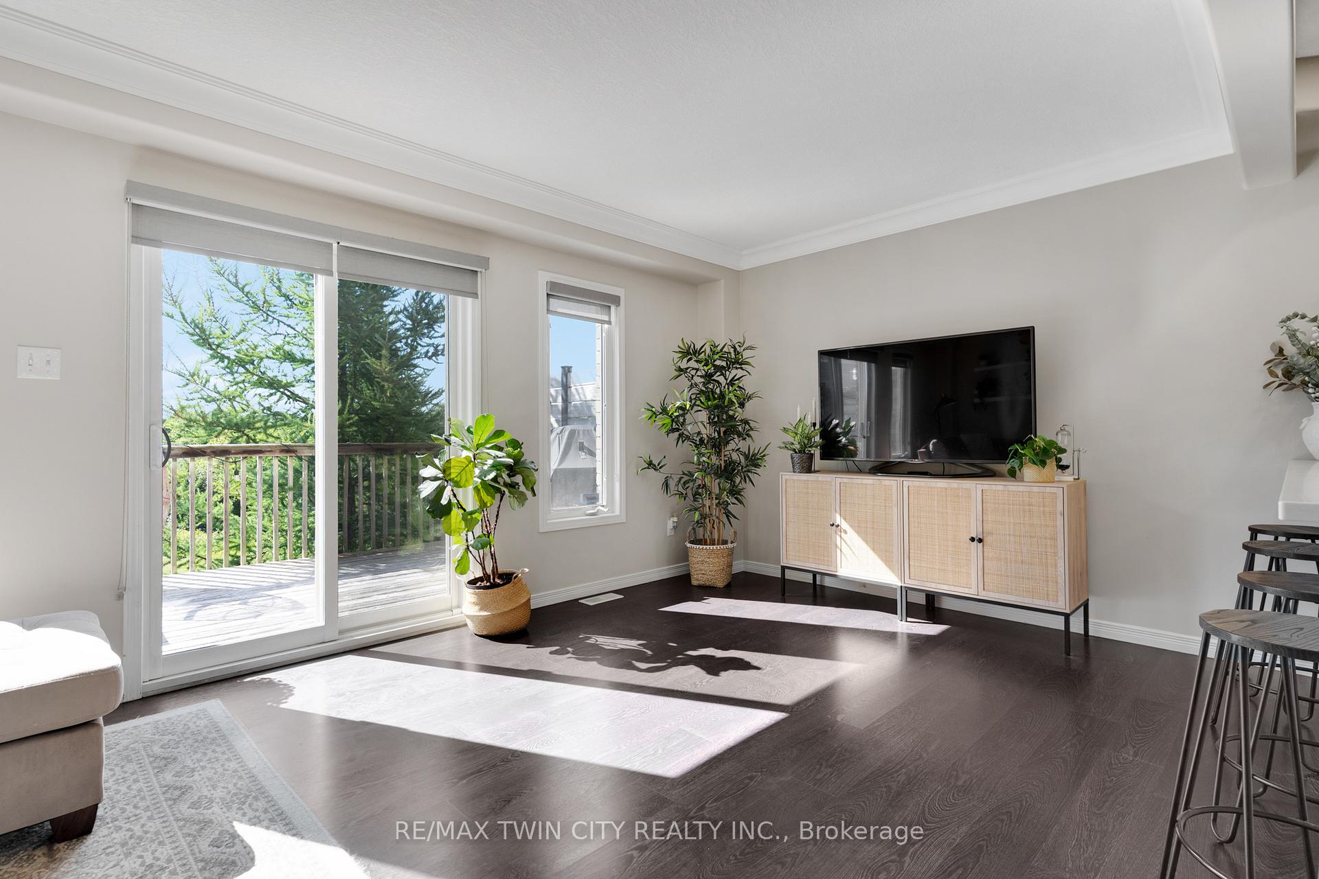 Photo 15 of Unit H32, 6 Upper Mercer Street, Kitchener — HOMEH