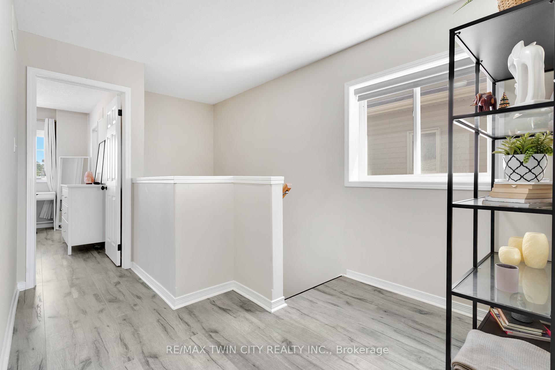 Photo 16 of Unit H32, 6 Upper Mercer Street, Kitchener — HOMEH
