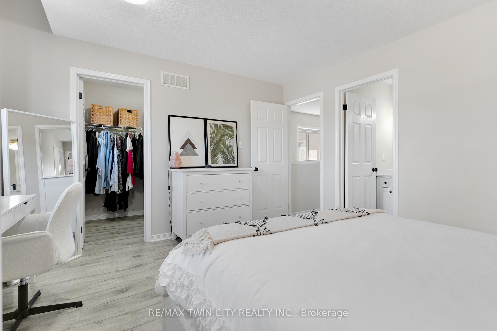 Photo 19 of Unit H32, 6 Upper Mercer Street, Kitchener — HOMEH