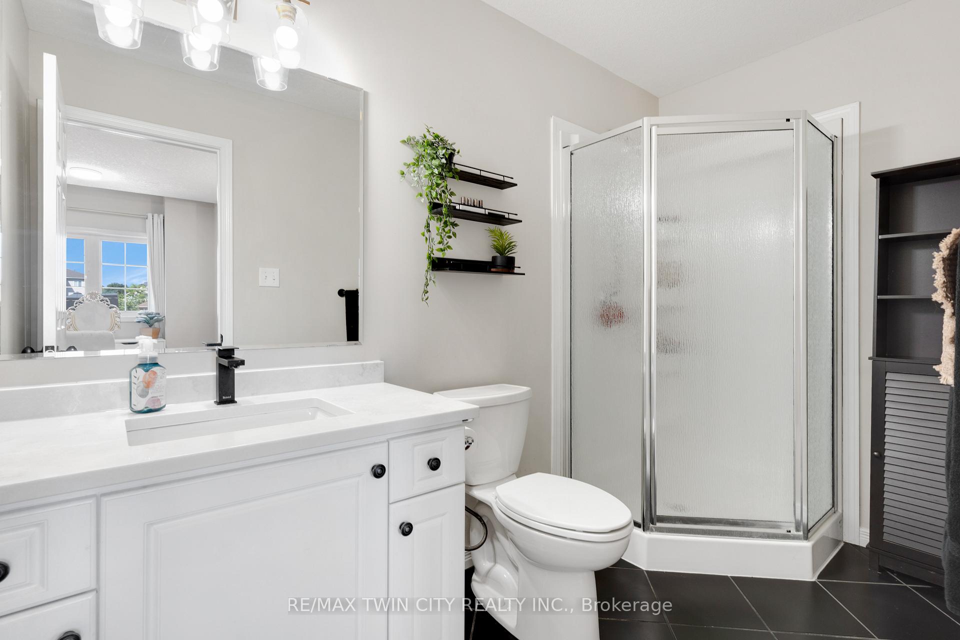 Photo 21 of Unit H32, 6 Upper Mercer Street, Kitchener — HOMEH