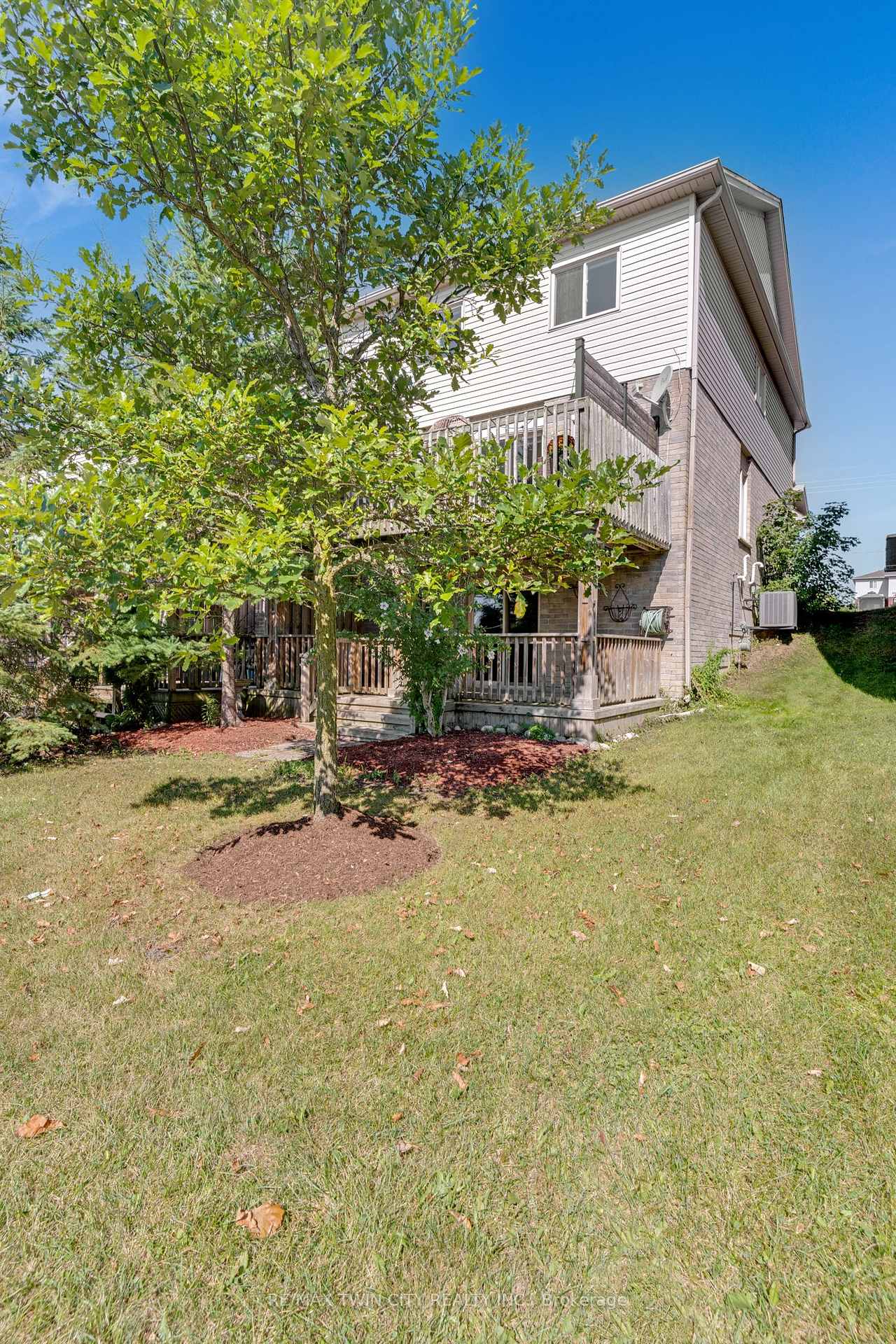 Photo 37 of Unit H32, 6 Upper Mercer Street, Kitchener — HOMEH