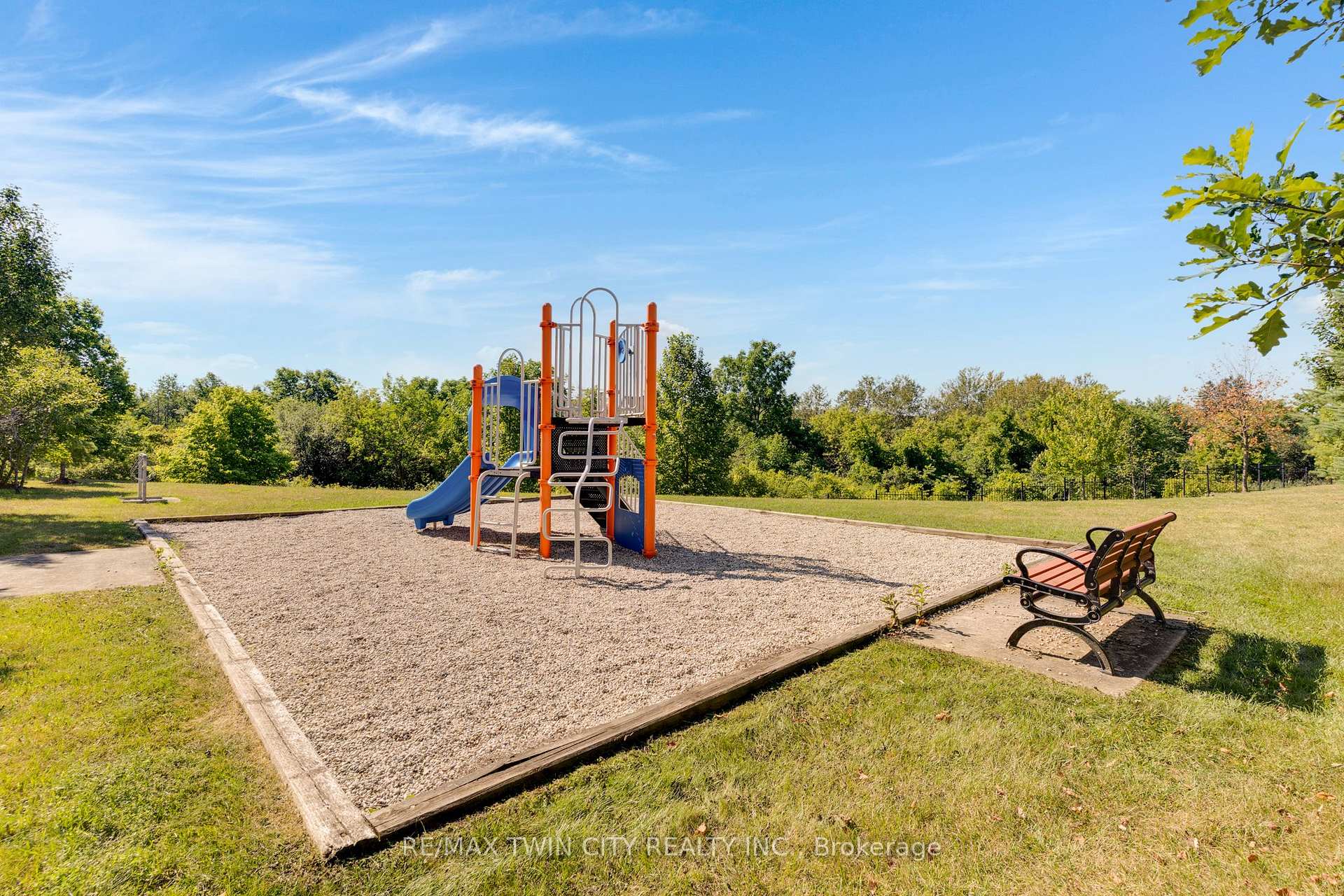 Photo 39 of Unit H32, 6 Upper Mercer Street, Kitchener — HOMEH