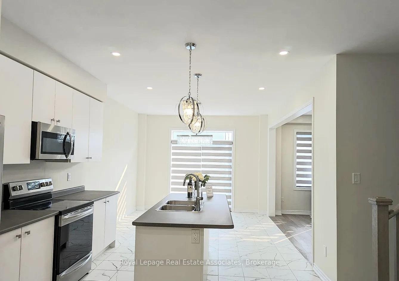 Photo 3 of 60 Witteveen Drive, Brantford — HOMEH