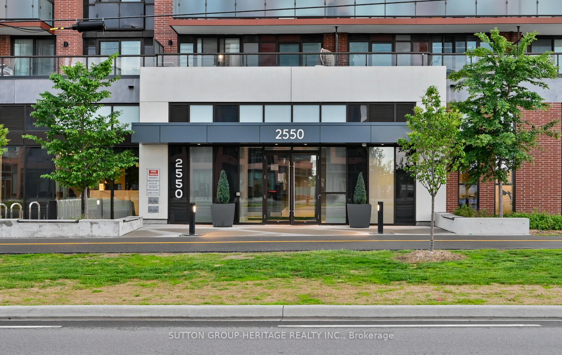 Front of Unit 1215, 2550 Simcoe Street N