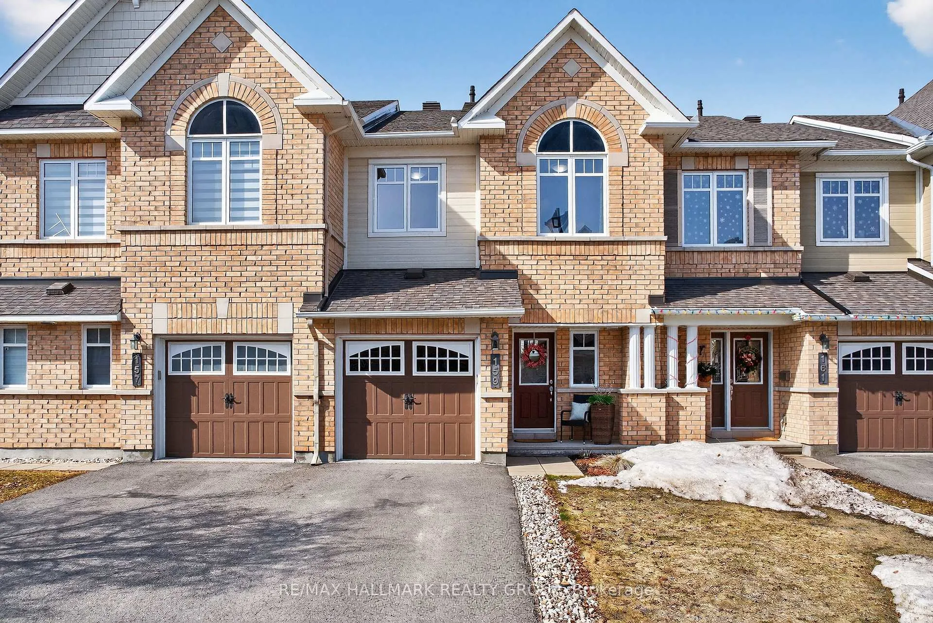 Front of 159 Lerta Way