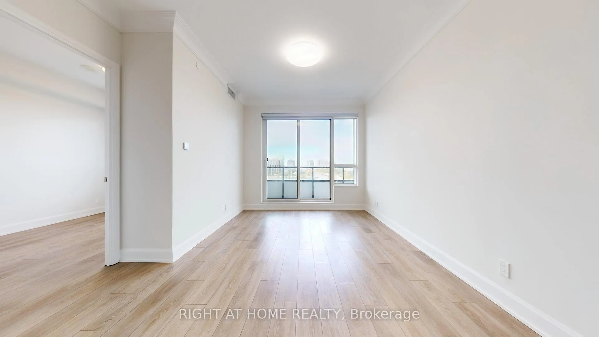 Photo 4 of Unit 807, 38 Water Walk Drive, Markham, Unionville — HOMEH