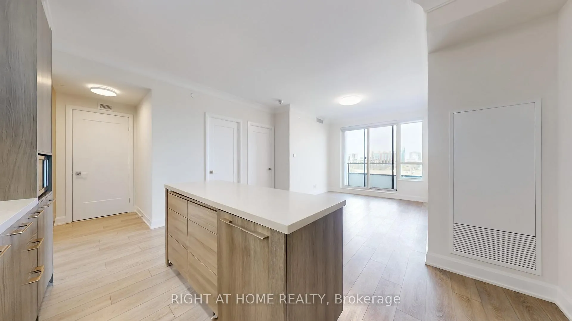Photo 11 of Unit 807, 38 Water Walk Drive, Markham, Unionville — HOMEH
