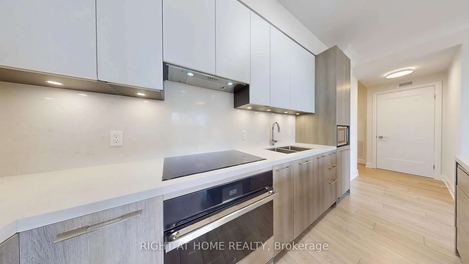 Photo 13 of Unit 807, 38 Water Walk Drive, Markham, Unionville — HOMEH