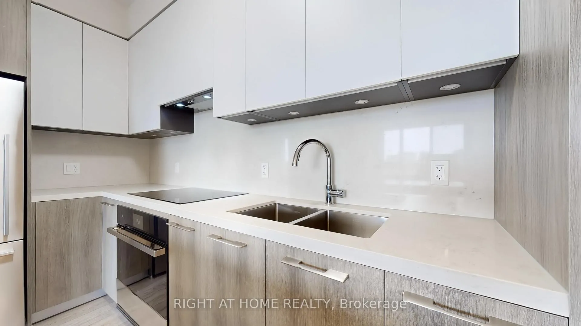 Photo 14 of Unit 807, 38 Water Walk Drive, Markham, Unionville — HOMEH