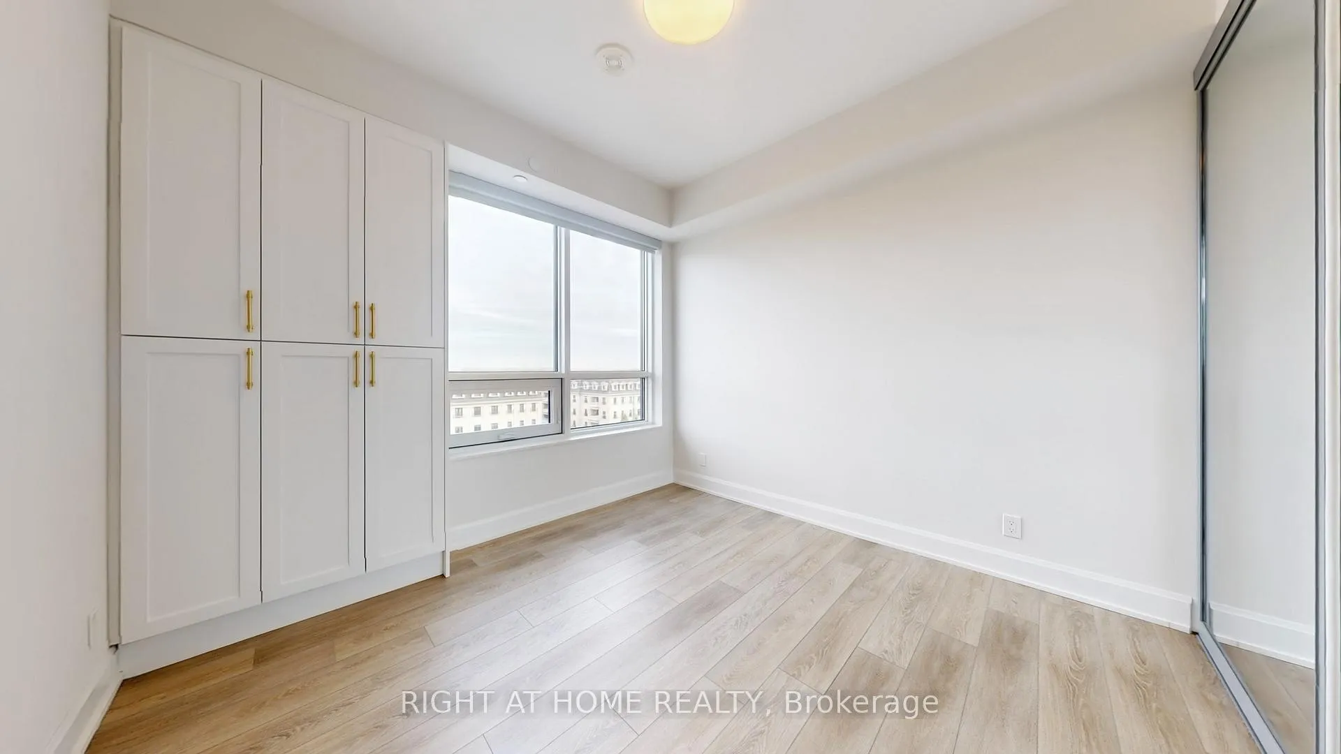 Photo 20 of Unit 807, 38 Water Walk Drive, Markham, Unionville — HOMEH