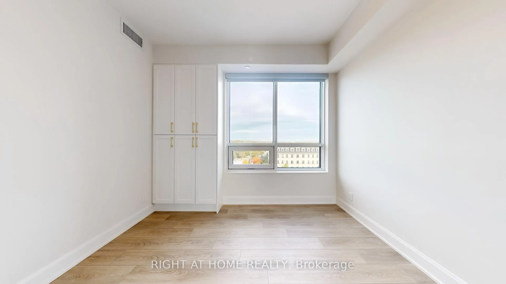 Photo 21 of Unit 807, 38 Water Walk Drive, Markham, Unionville — HOMEH