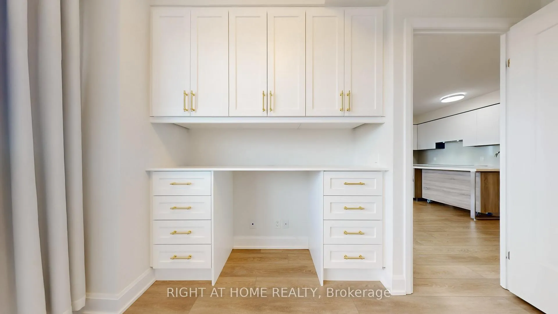 Photo 26 of Unit 807, 38 Water Walk Drive, Markham, Unionville — HOMEH