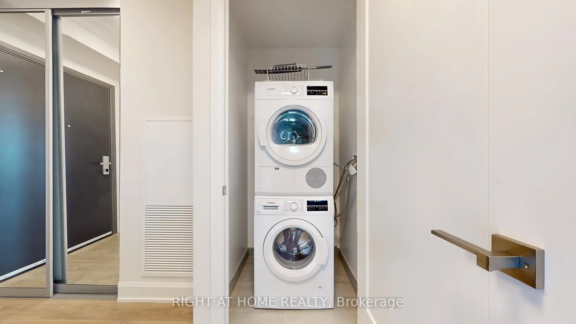 Photo 27 of Unit 807, 38 Water Walk Drive, Markham, Unionville — HOMEH