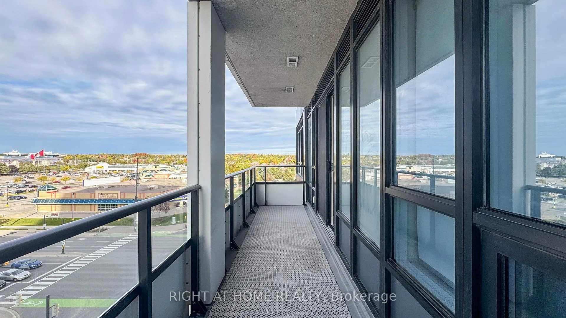 Photo 31 of Unit 807, 38 Water Walk Drive, Markham, Unionville — HOMEH