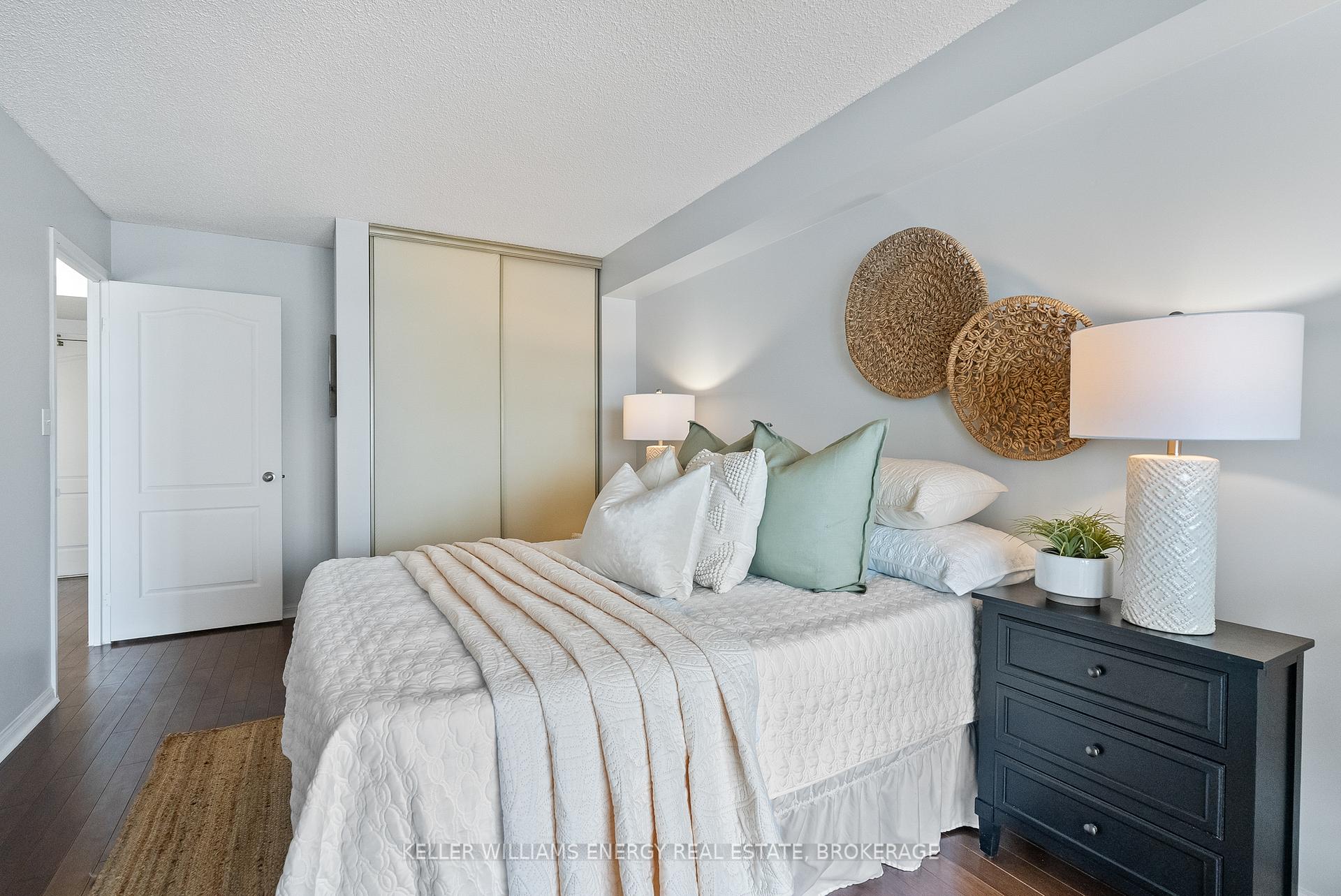 Photo 15 of Unit 904, 712 Rossland Road E, Whitby, Pringle Creek — HOMEH