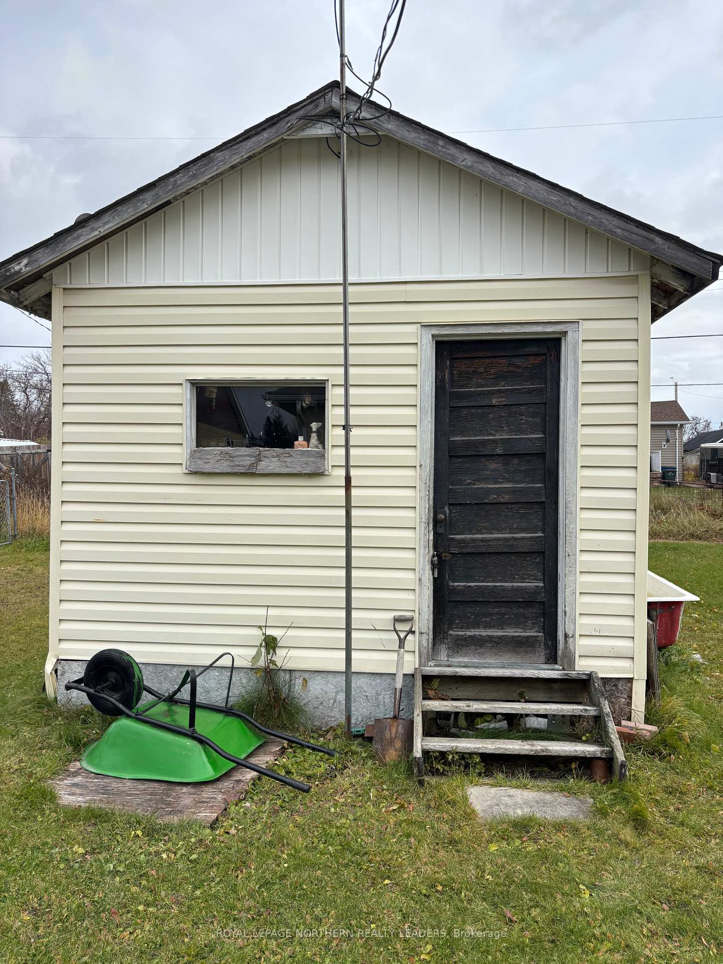 Photo 7 of 270 Ninth Avenue, Cochrane — HOMEH